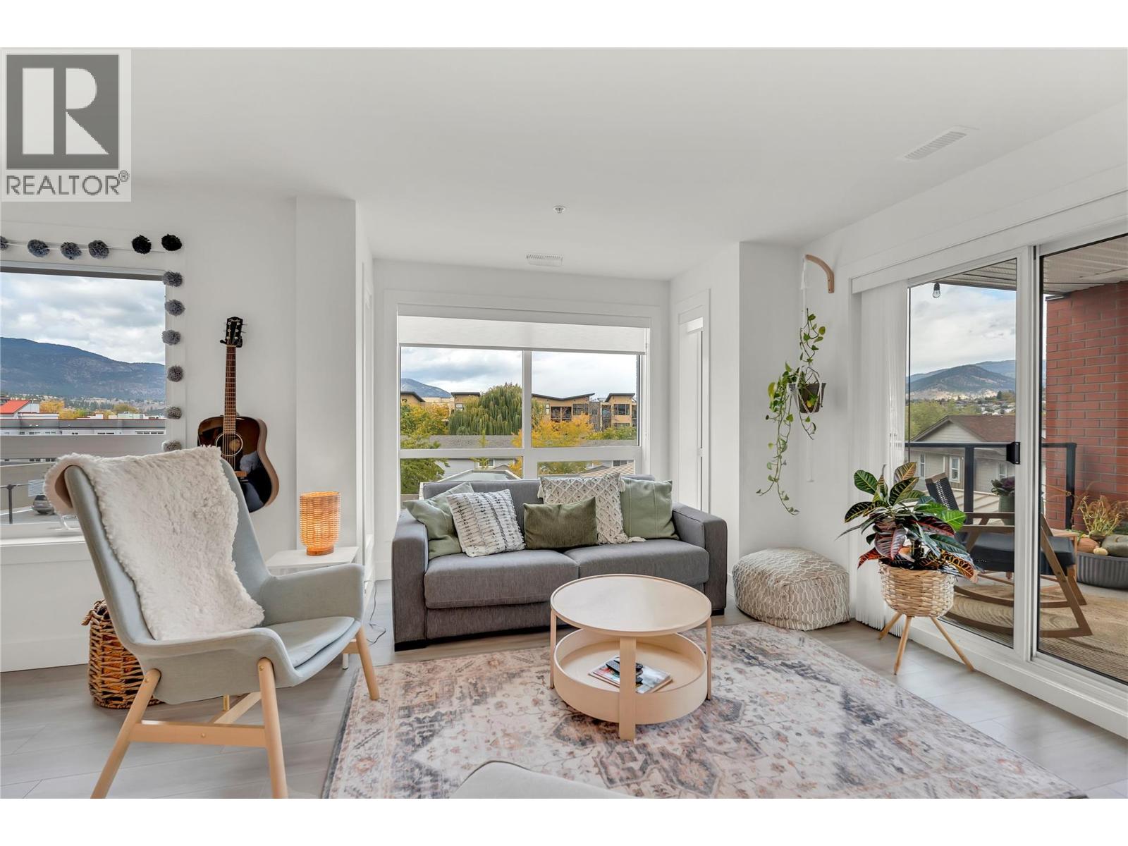 401 3362 SKAHA LAKE Road, Penticton