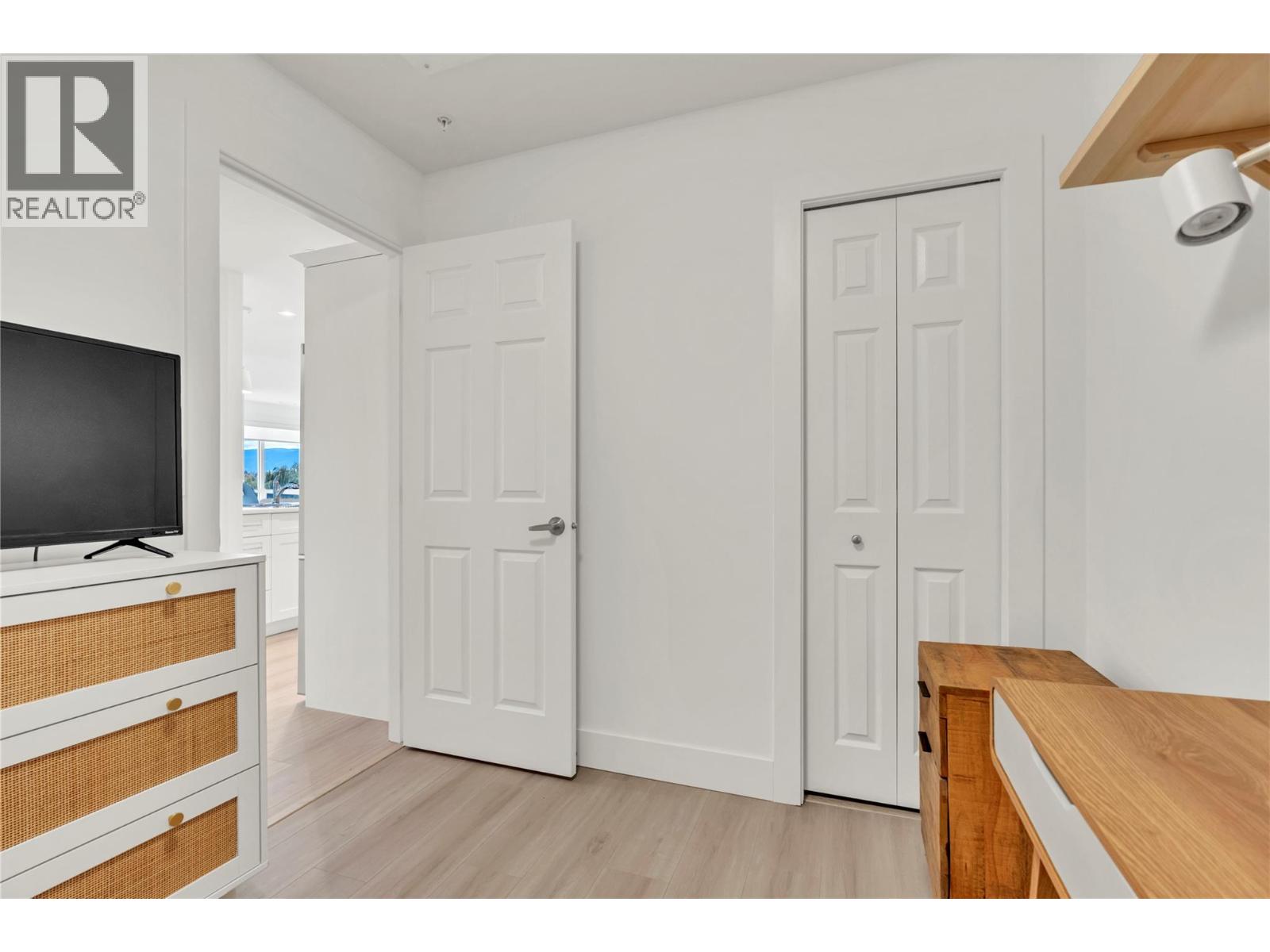 401 3362 SKAHA LAKE Road, Penticton