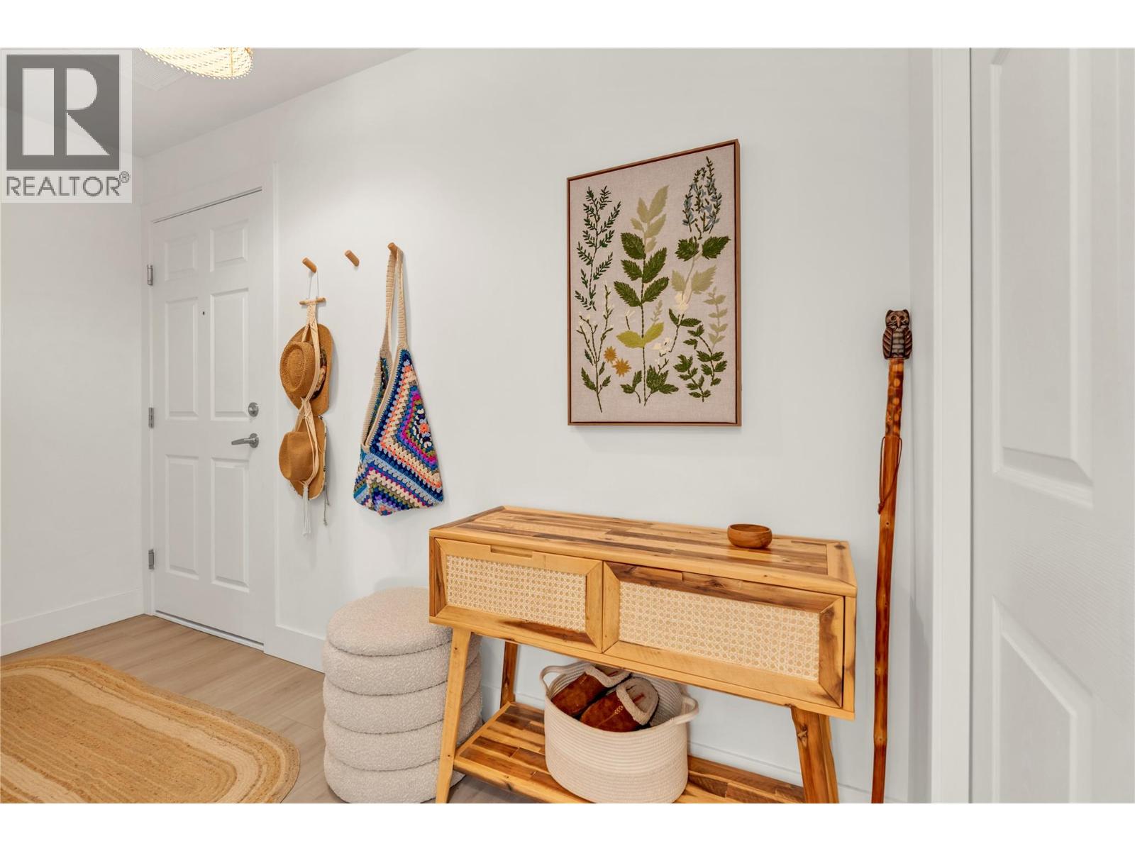 401 3362 SKAHA LAKE Road, Penticton