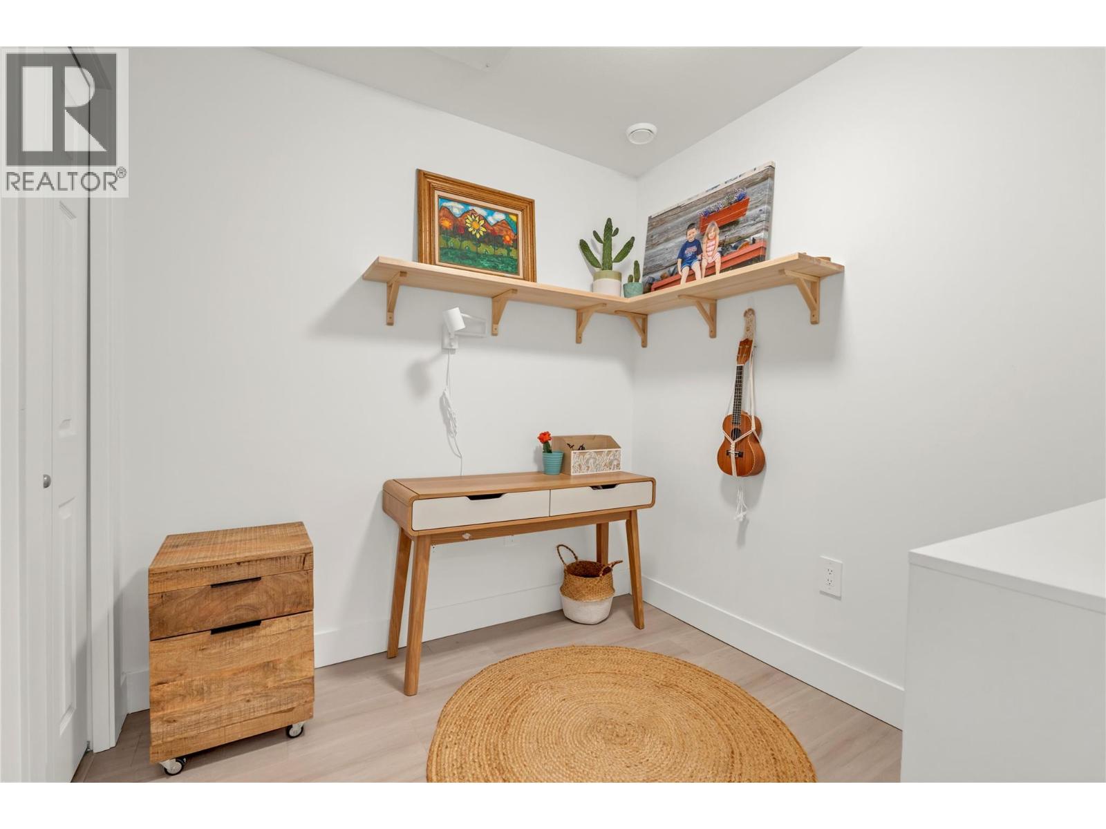 401 3362 SKAHA LAKE Road, Penticton