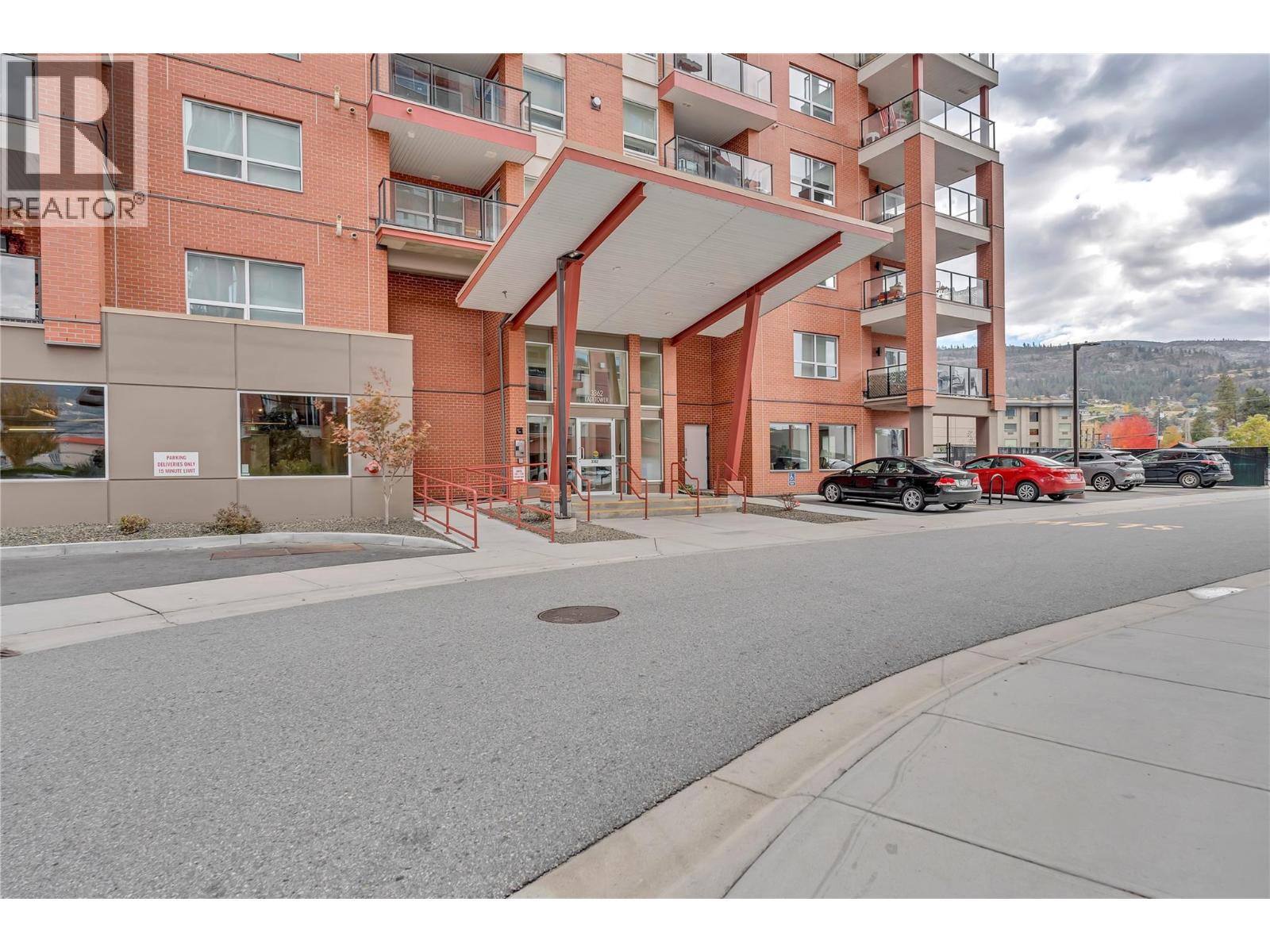 401 3362 SKAHA LAKE Road, Penticton