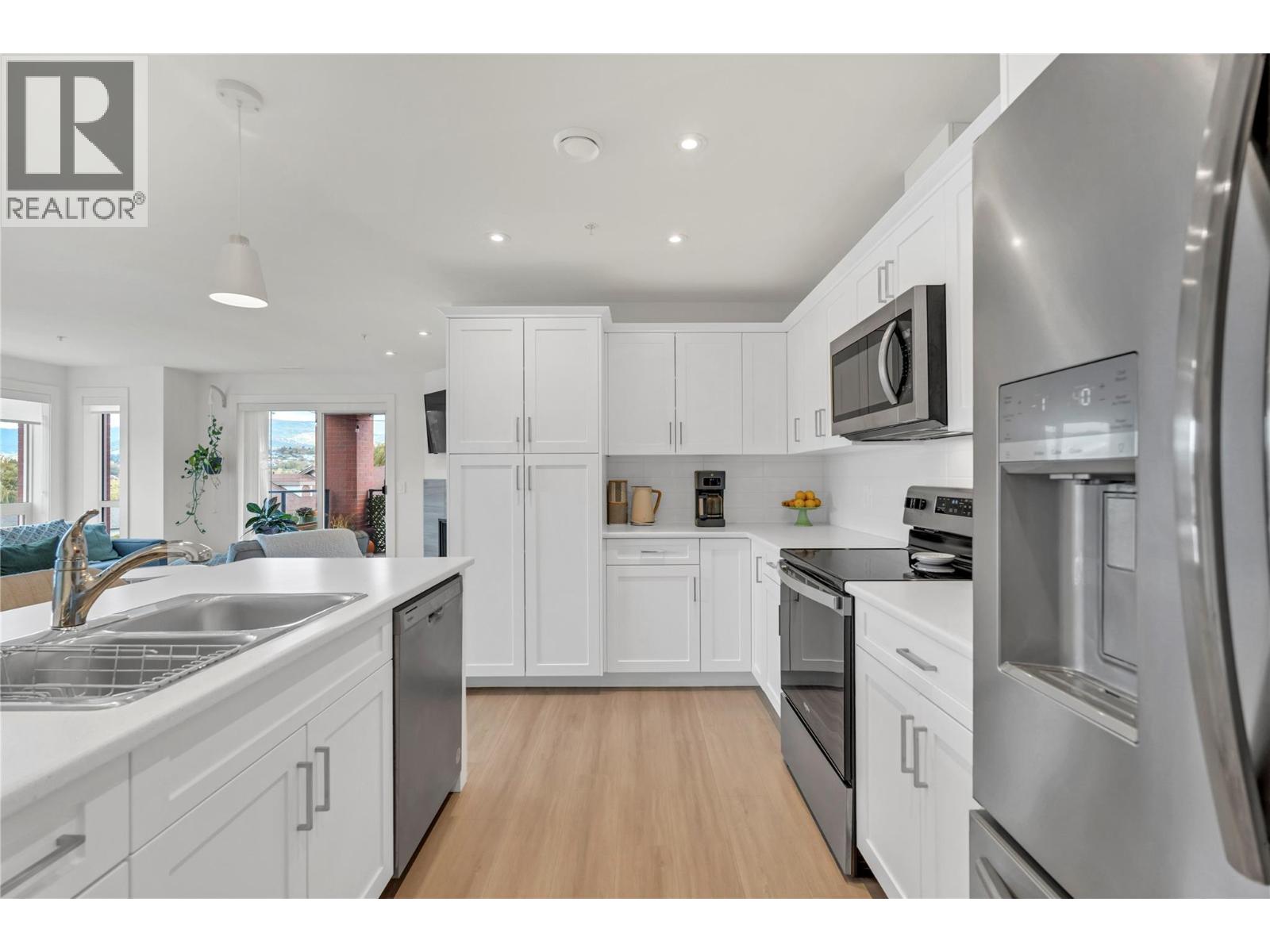 401 3362 SKAHA LAKE Road, Penticton