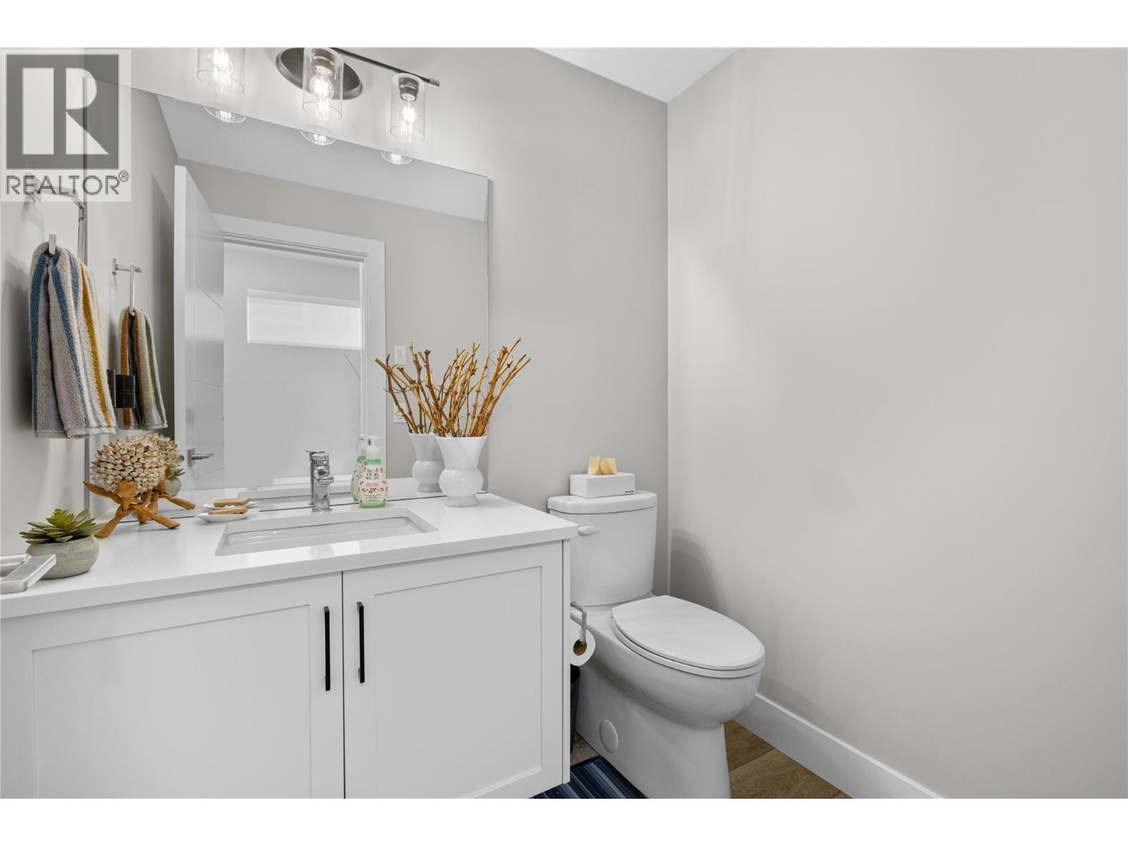  2353 Hawks Boulevard, West Kelowna