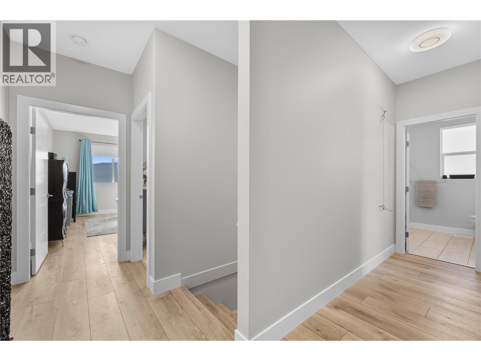  2353 Hawks Boulevard, West Kelowna