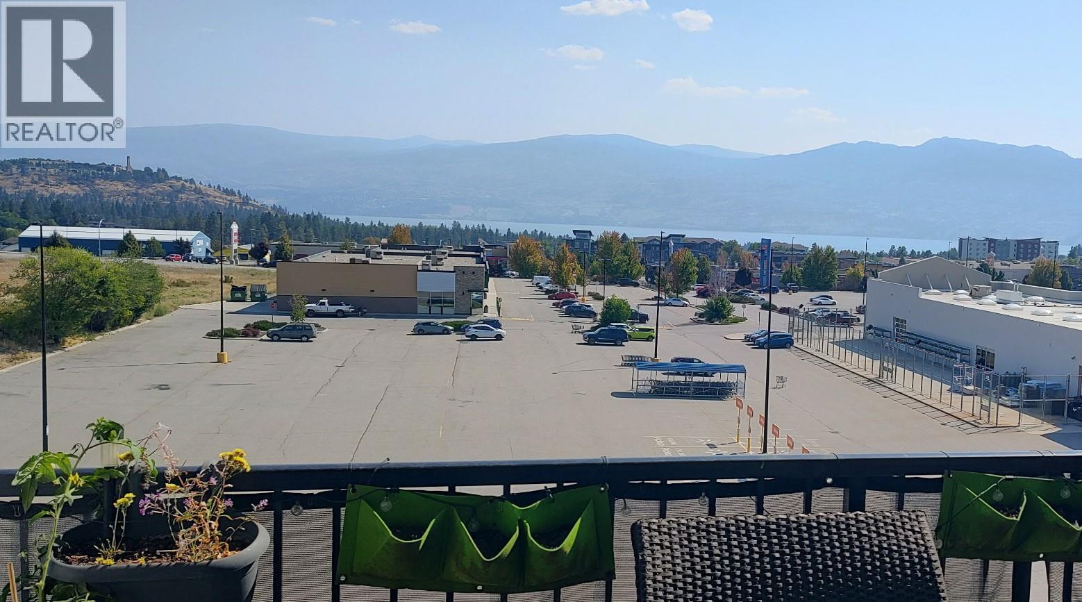  2353 Hawks Boulevard, West Kelowna