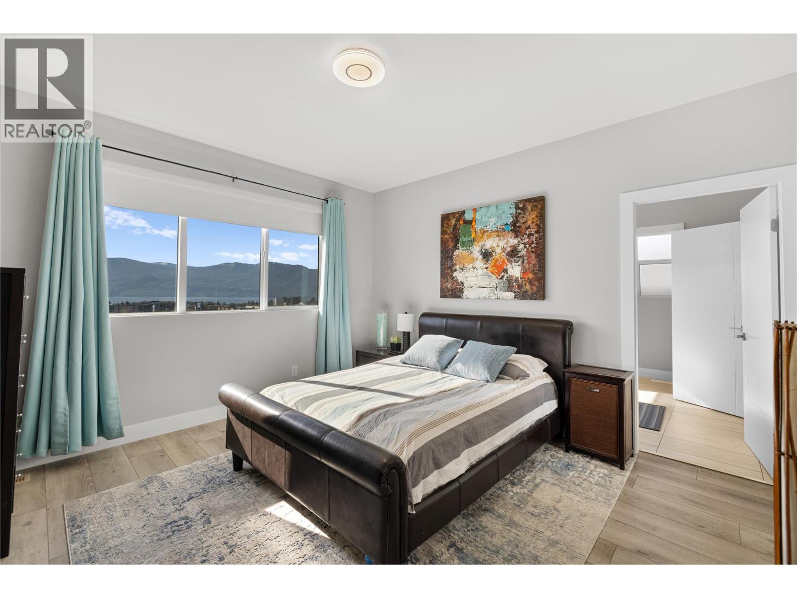  2353 Hawks Boulevard, West Kelowna