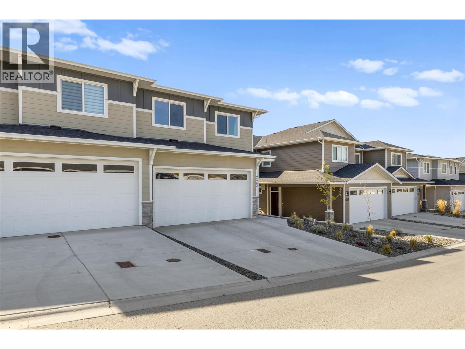  2353 Hawks Boulevard, West Kelowna