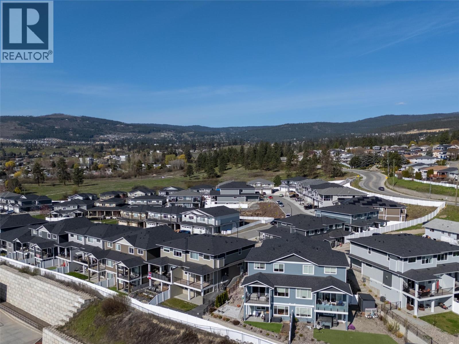  2353 Hawks Boulevard, West Kelowna