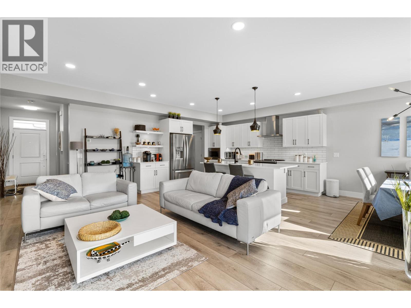  2353 Hawks Boulevard, West Kelowna