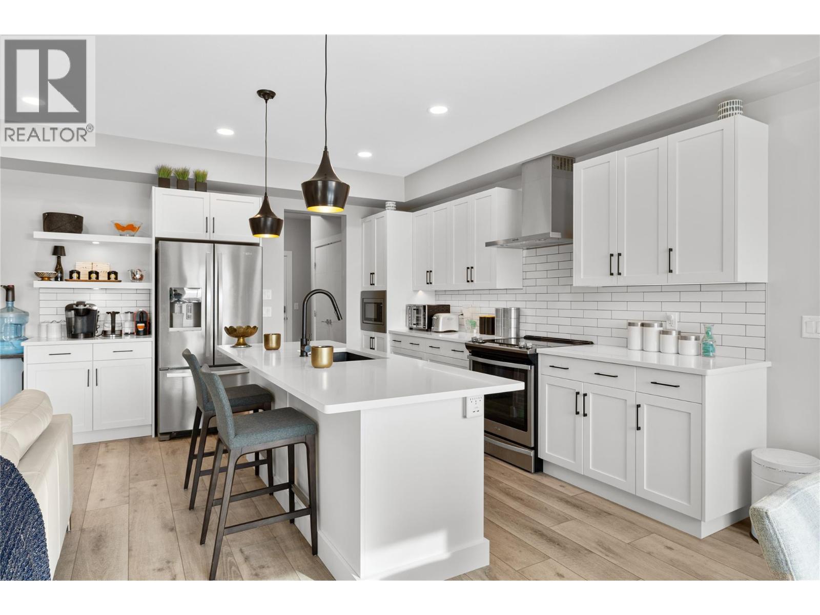  2353 Hawks Boulevard, West Kelowna