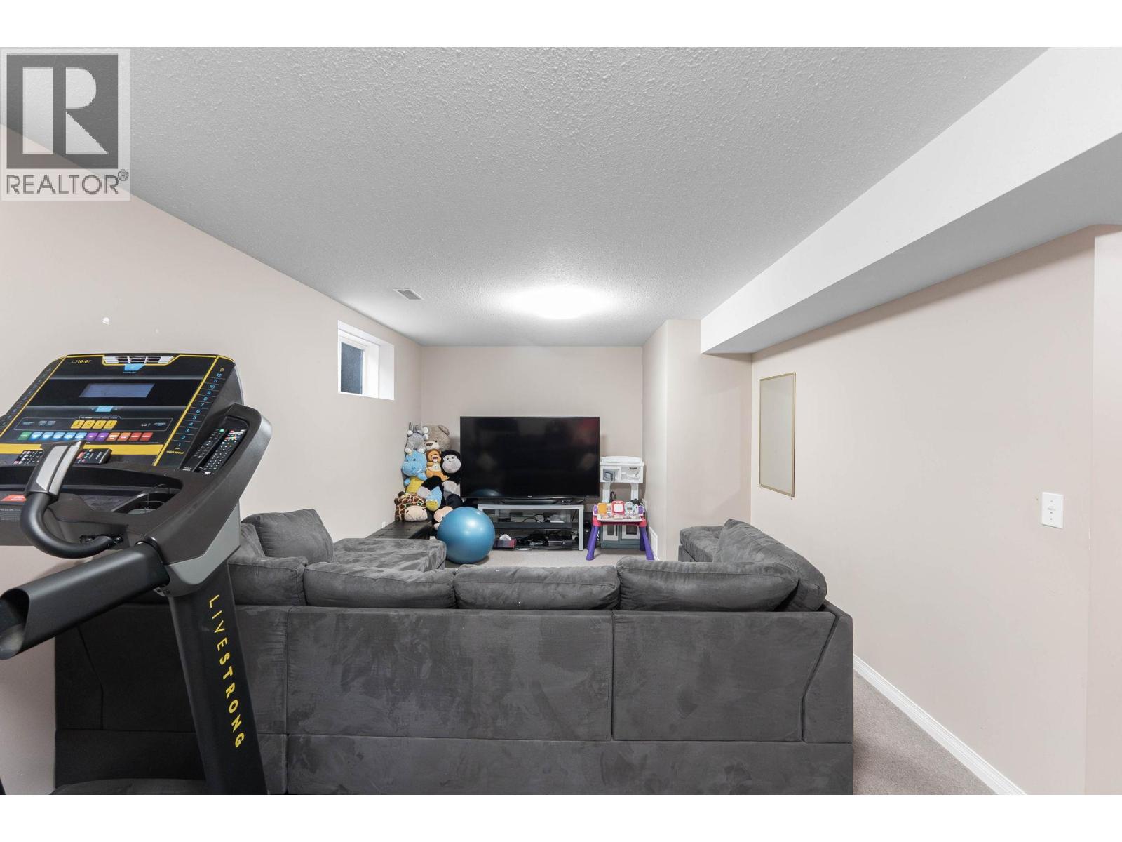  312 Fizet Avenue, Kelowna