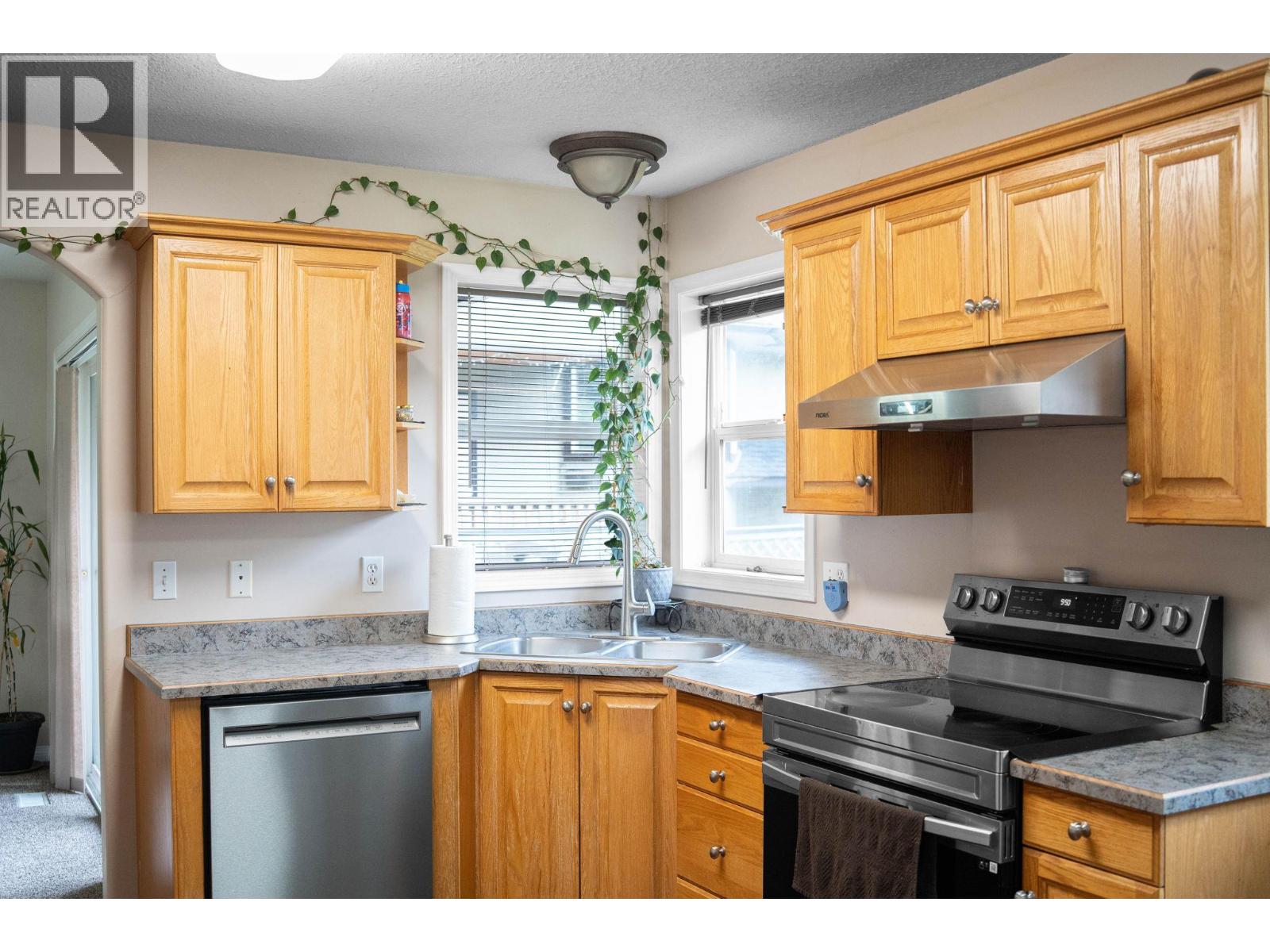  312 Fizet Avenue, Kelowna