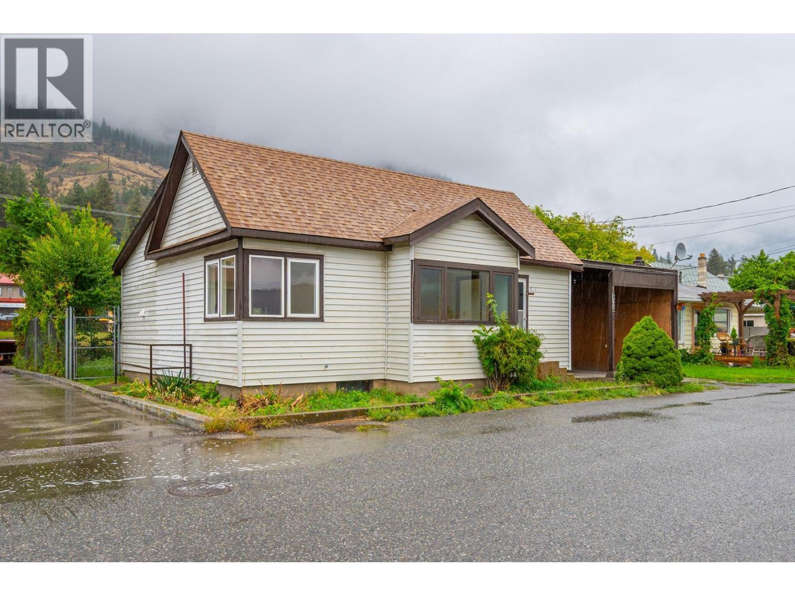 633 FRASERVIEW Street, Lillooet