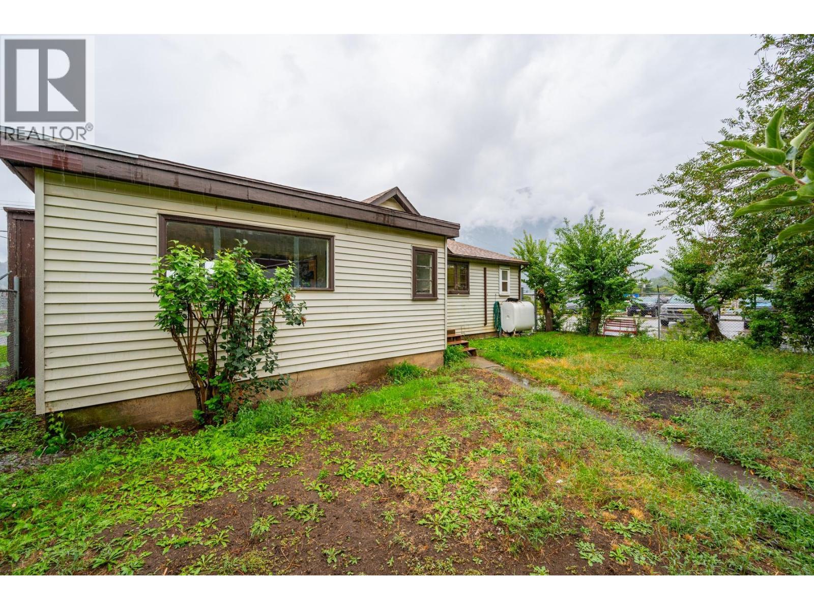 633 FRASERVIEW Street, Lillooet