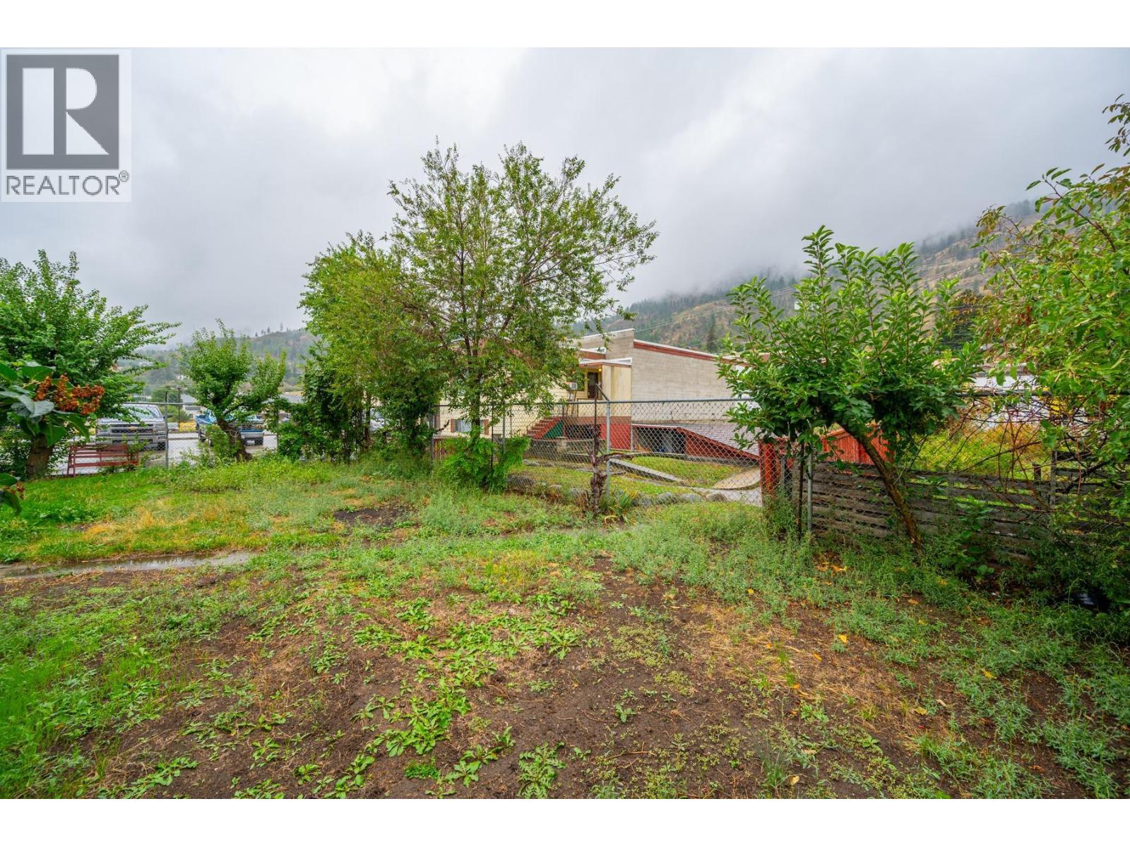 633 FRASERVIEW Street, Lillooet