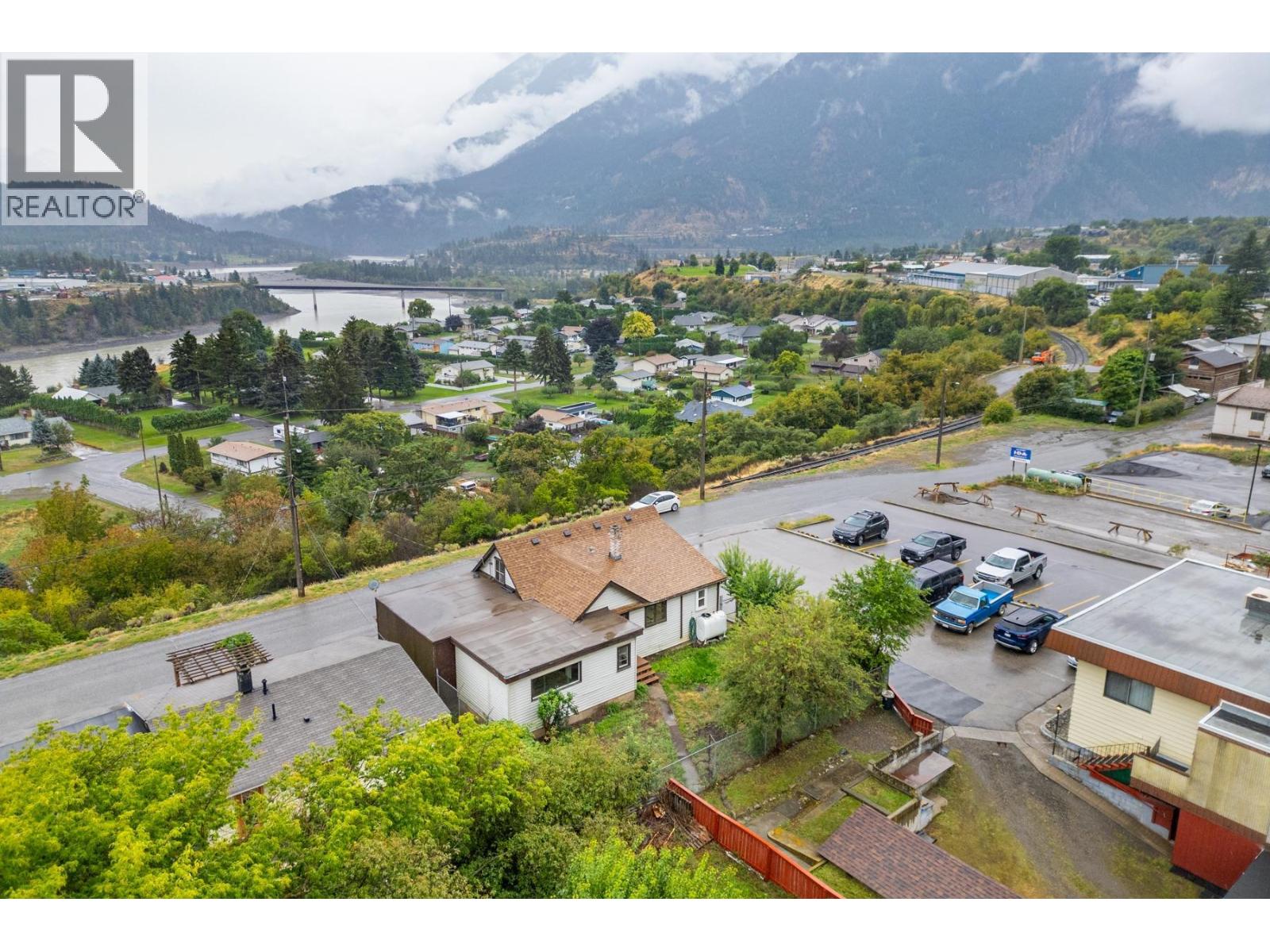 633 FRASERVIEW Street, Lillooet