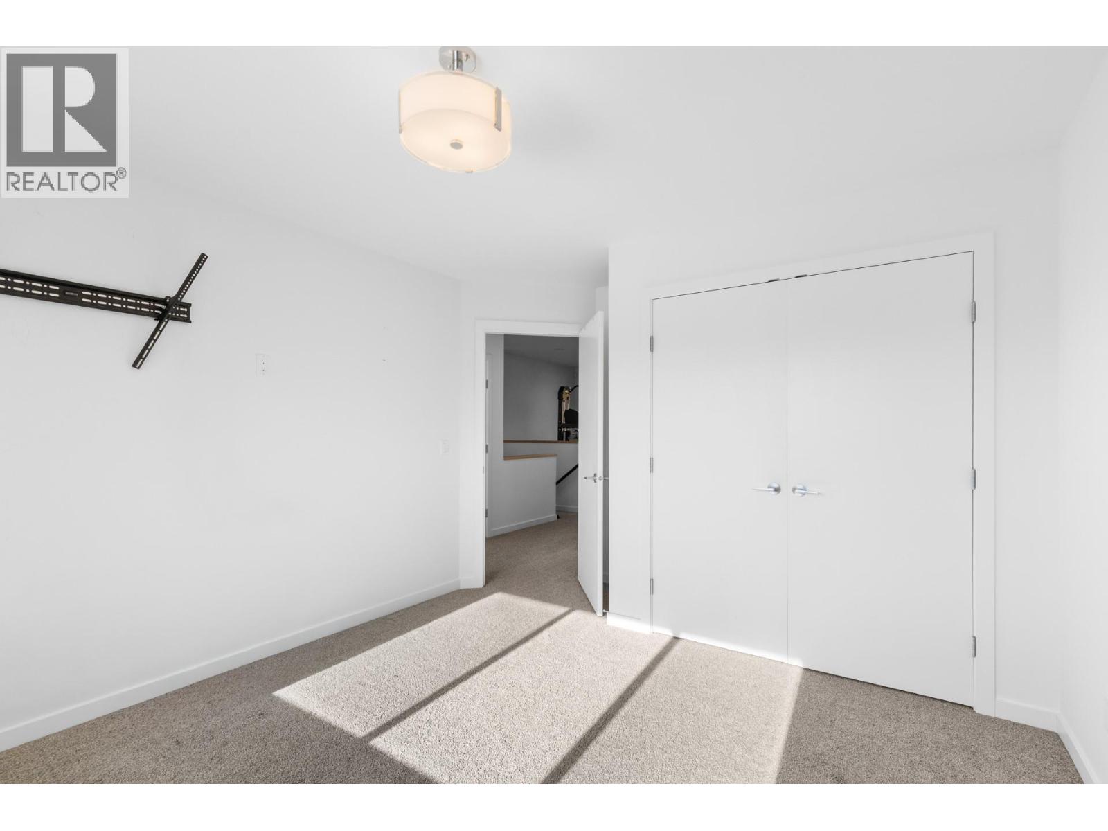  443 Christleton Avenue, Kelowna