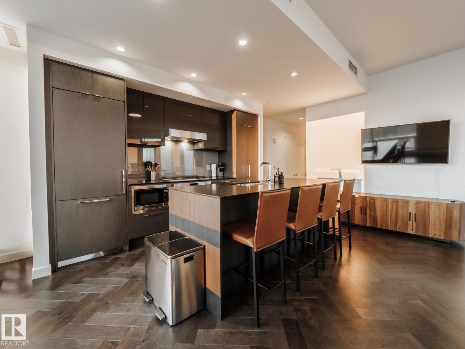 #4402 10360 102 ST NW, Edmonton