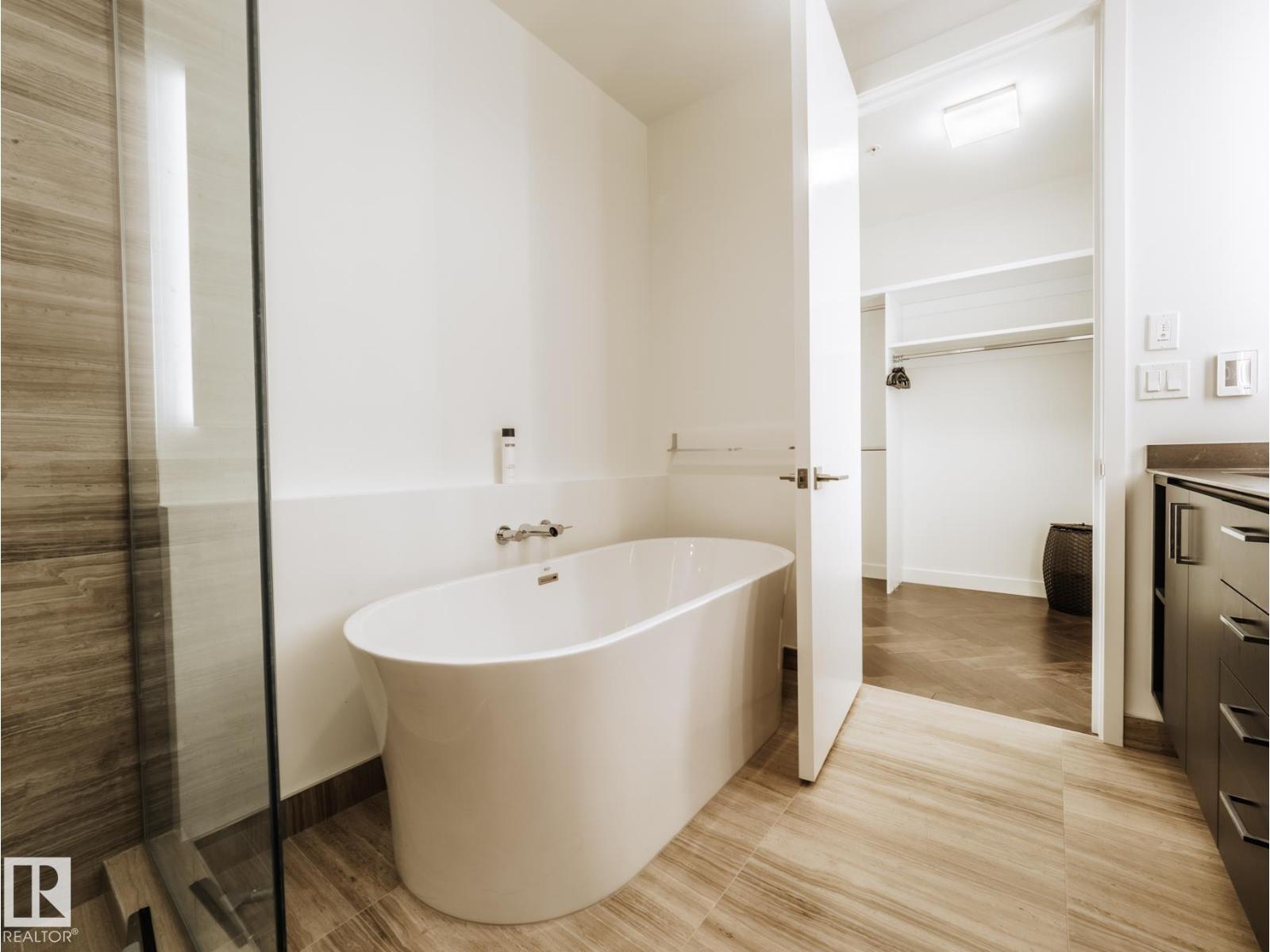 #4402 10360 102 ST NW, Edmonton