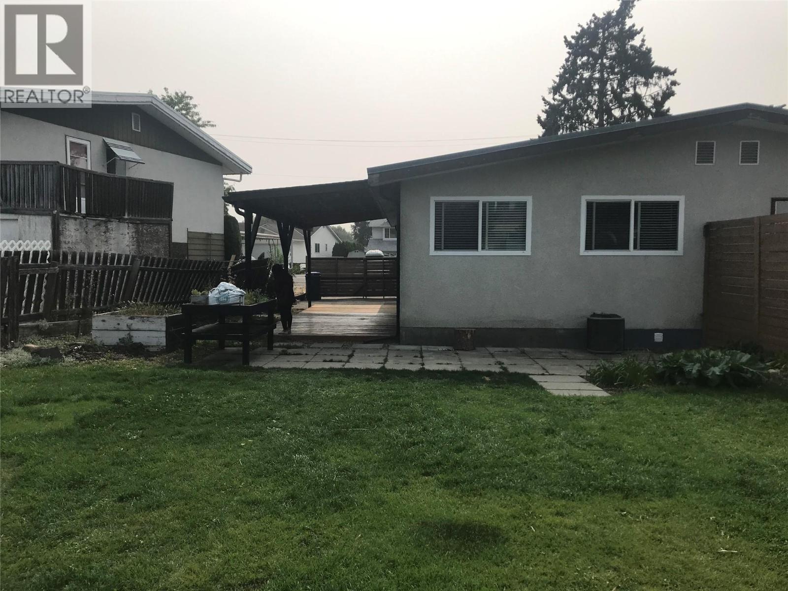  880 Hollydell Road, Kelowna