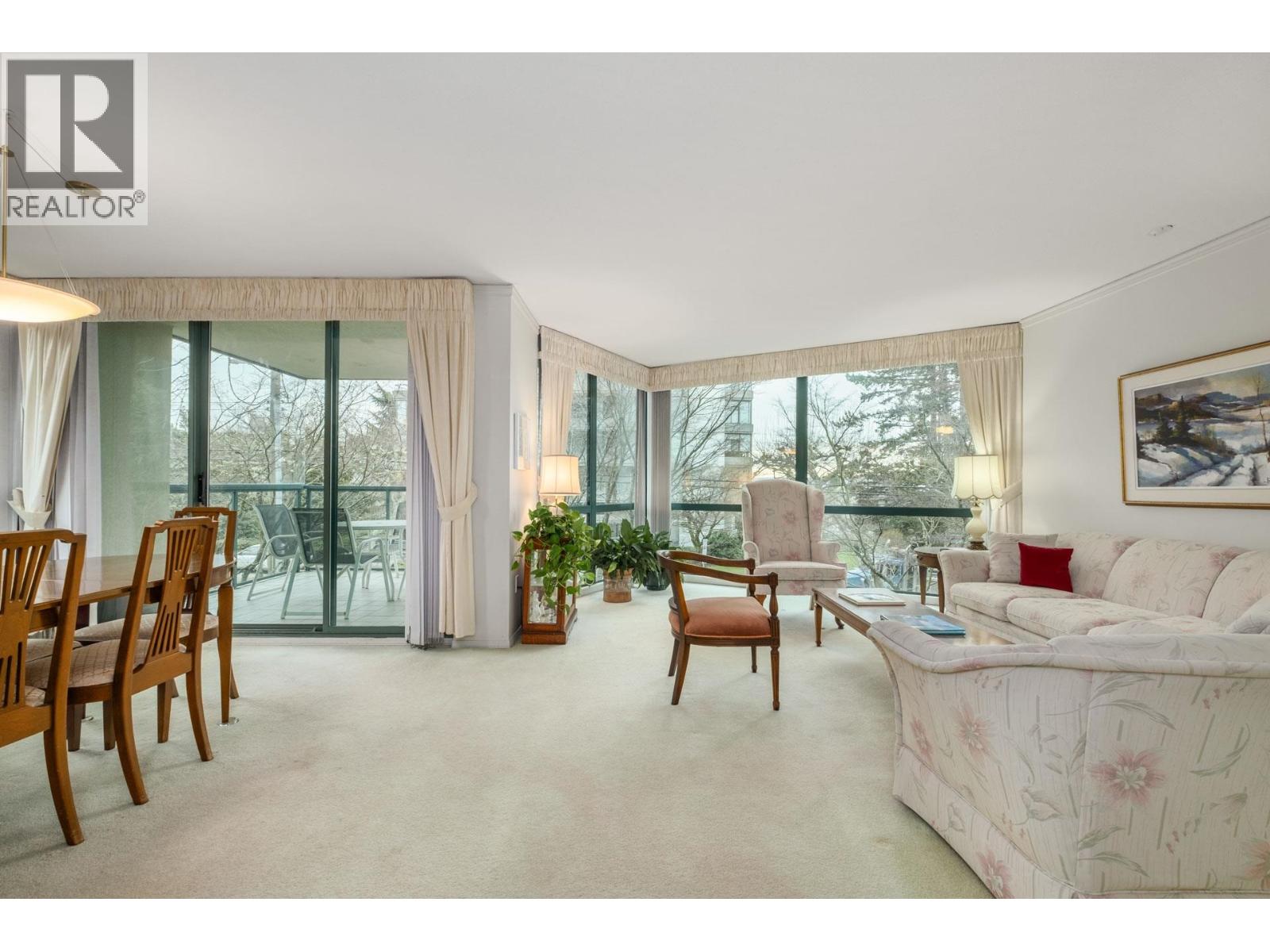 101 1427 DUCHESS AVENUE, West Vancouver