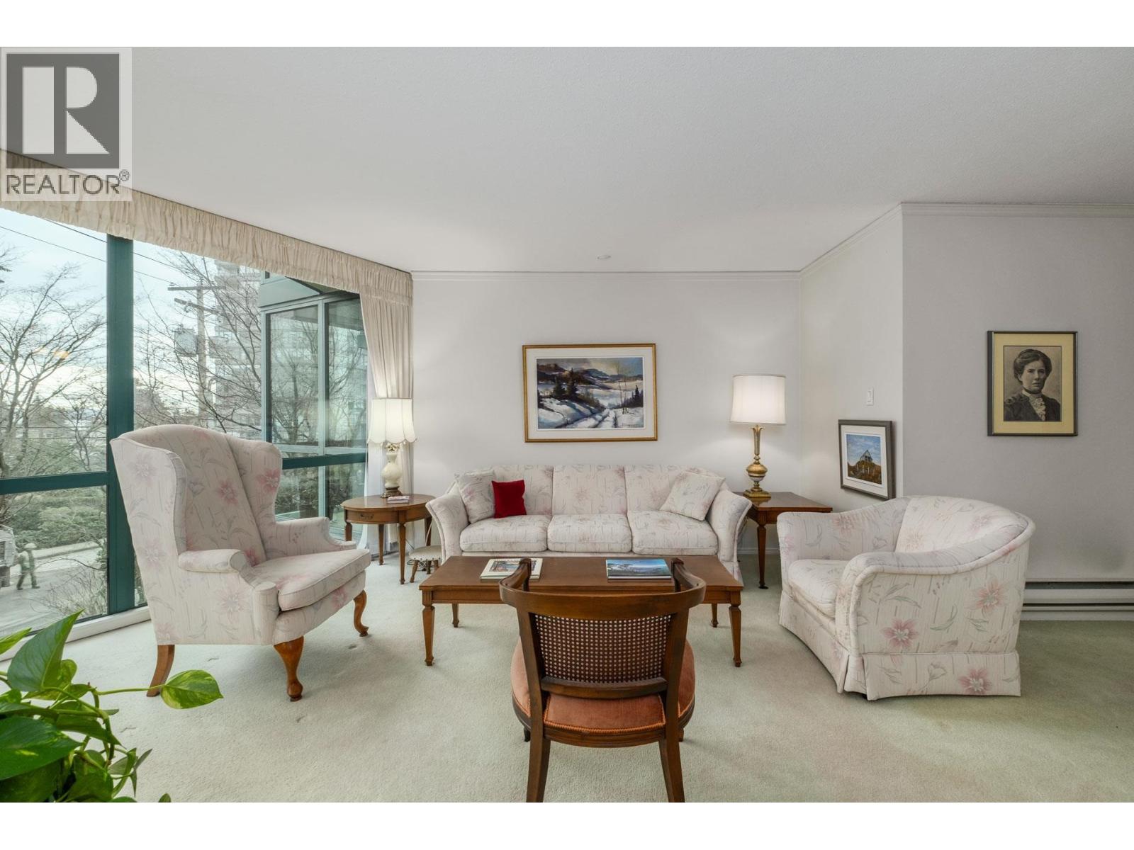 101 1427 DUCHESS AVENUE, West Vancouver