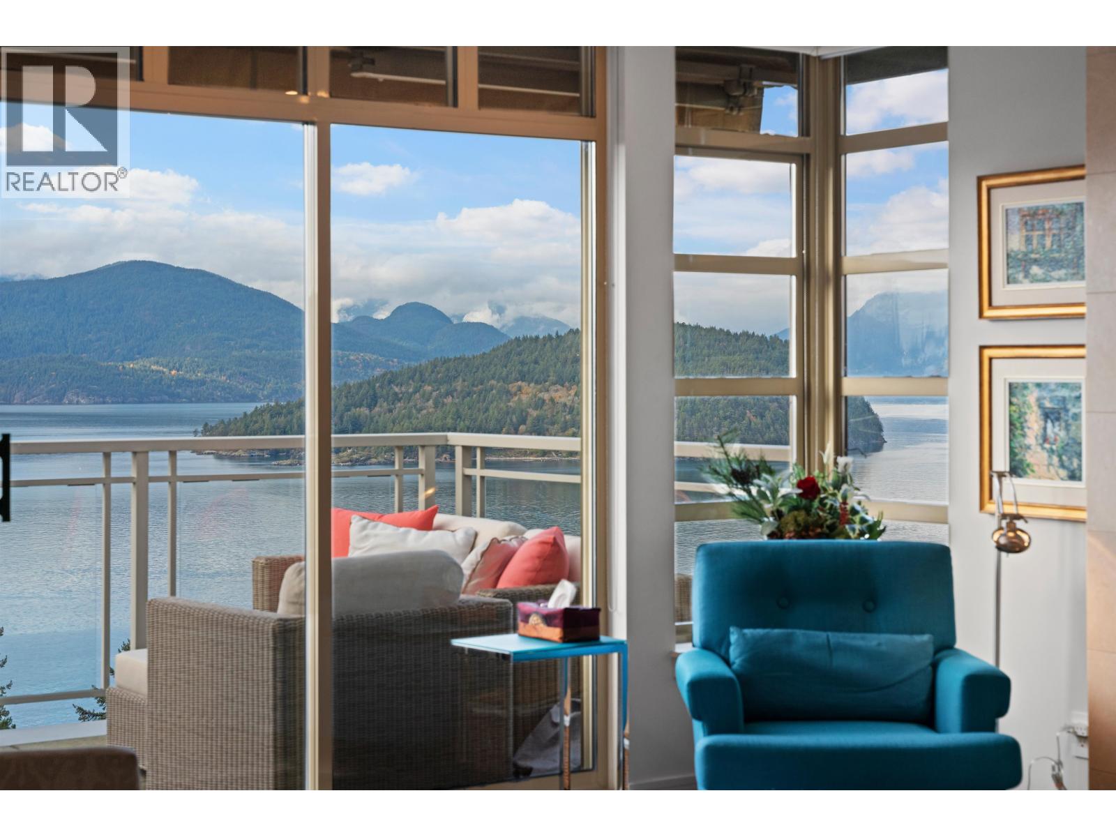 8683 SEASCAPE DRIVE, West Vancouver