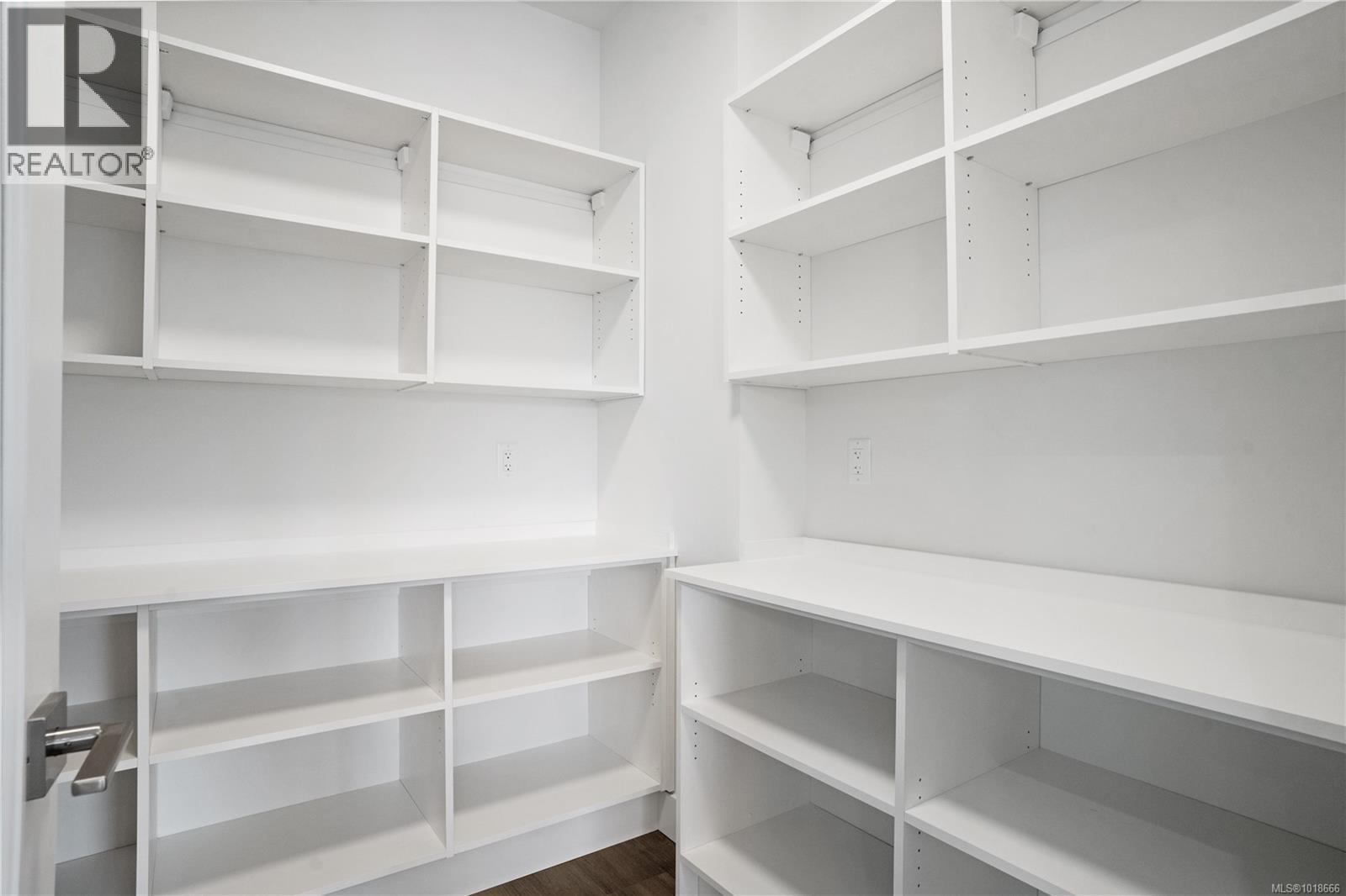 612 Rainbow Way, Parksville