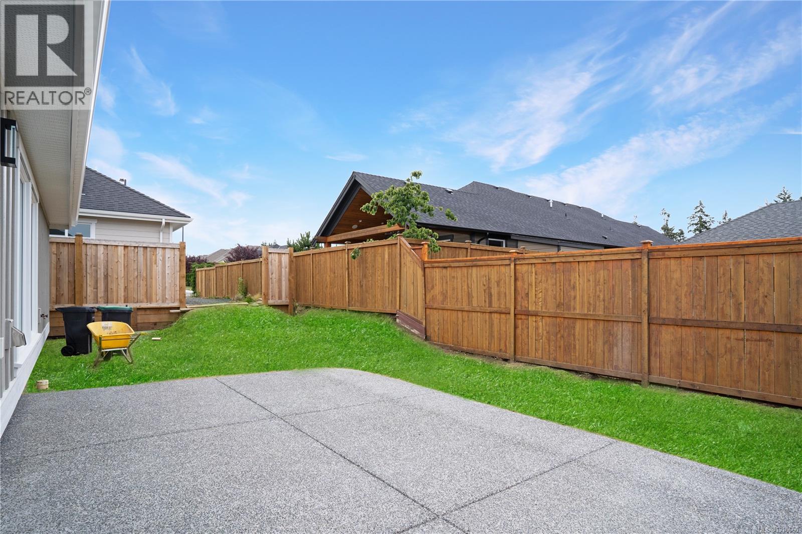 612 Rainbow Way, Parksville