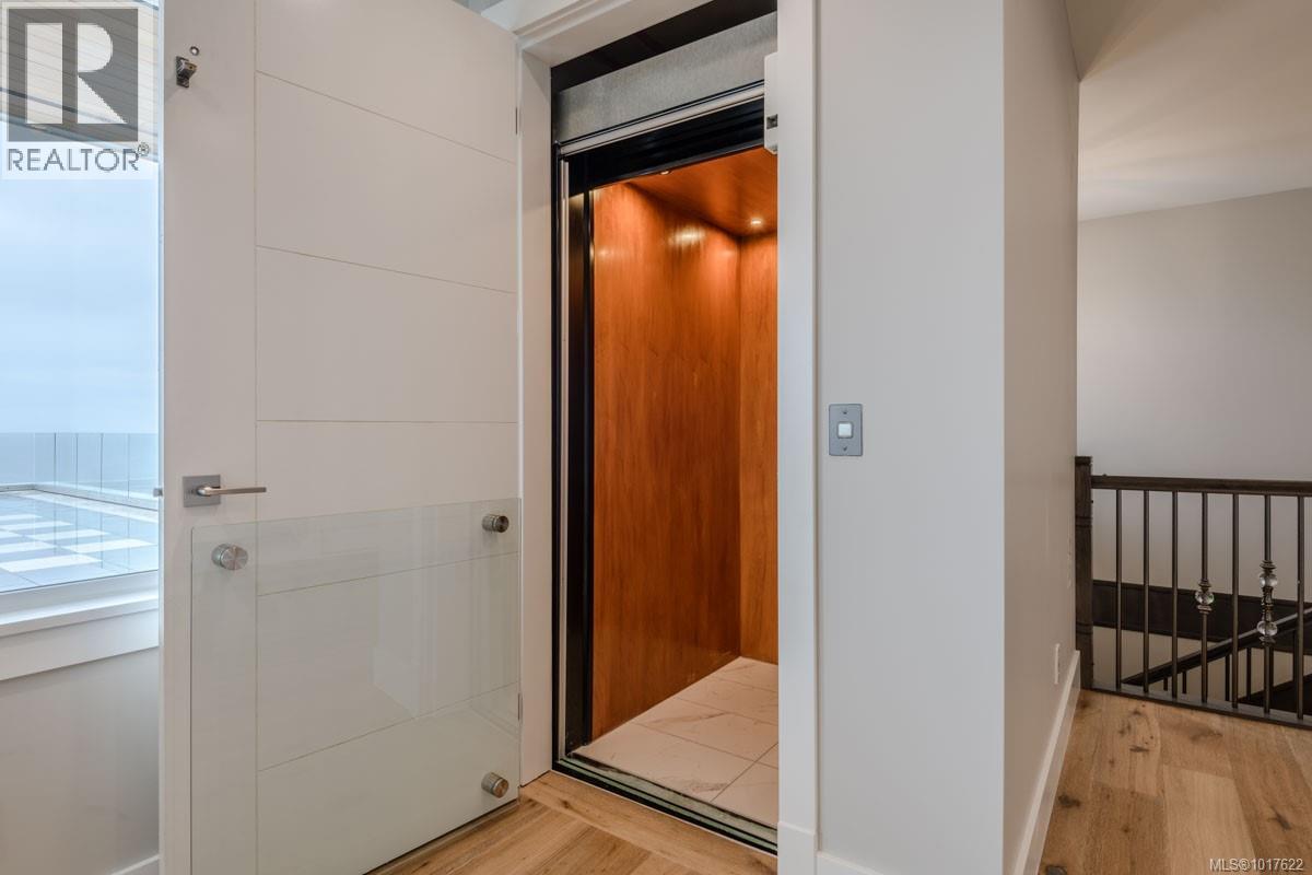 3887 GULFVIEW DR - 10