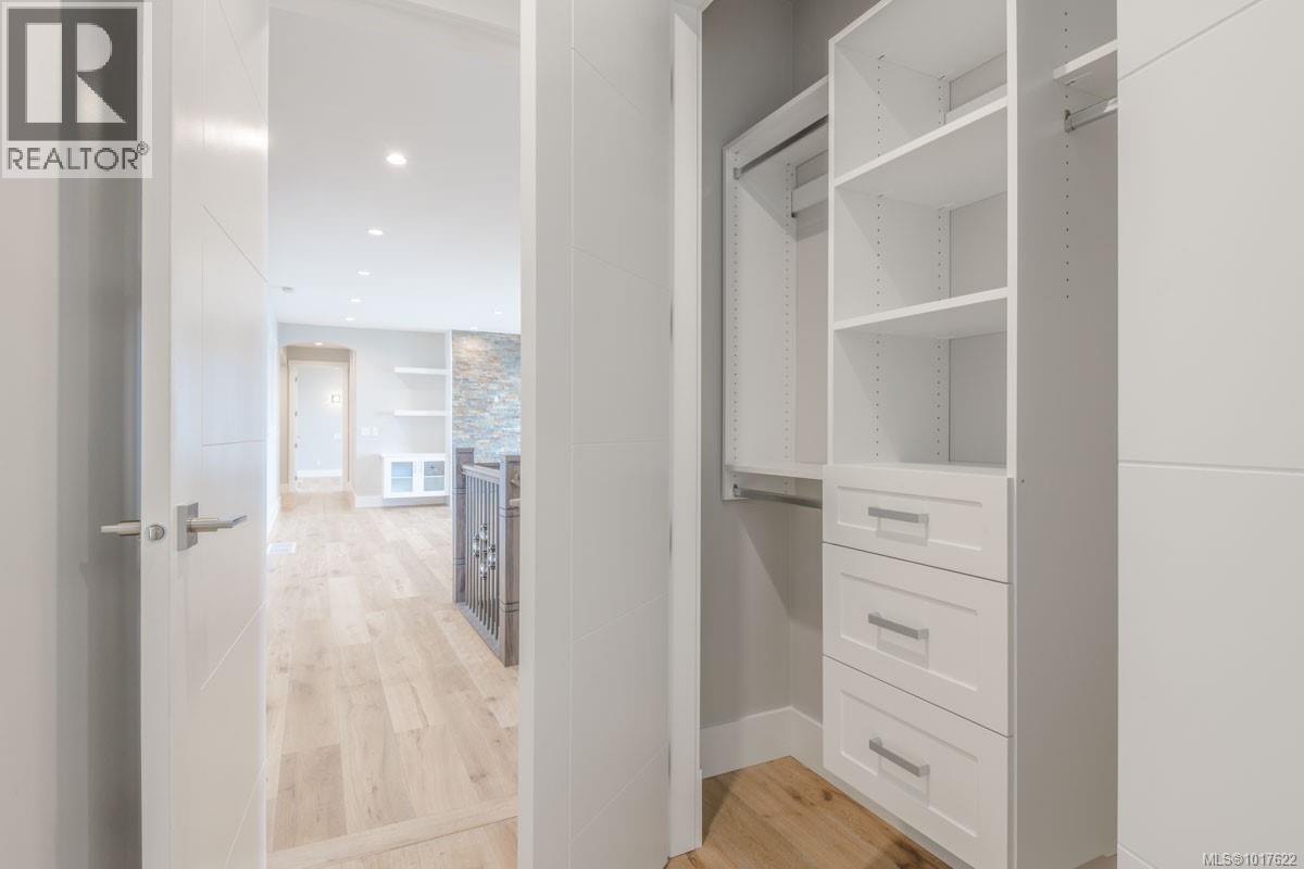 3887 GULFVIEW DR - 62