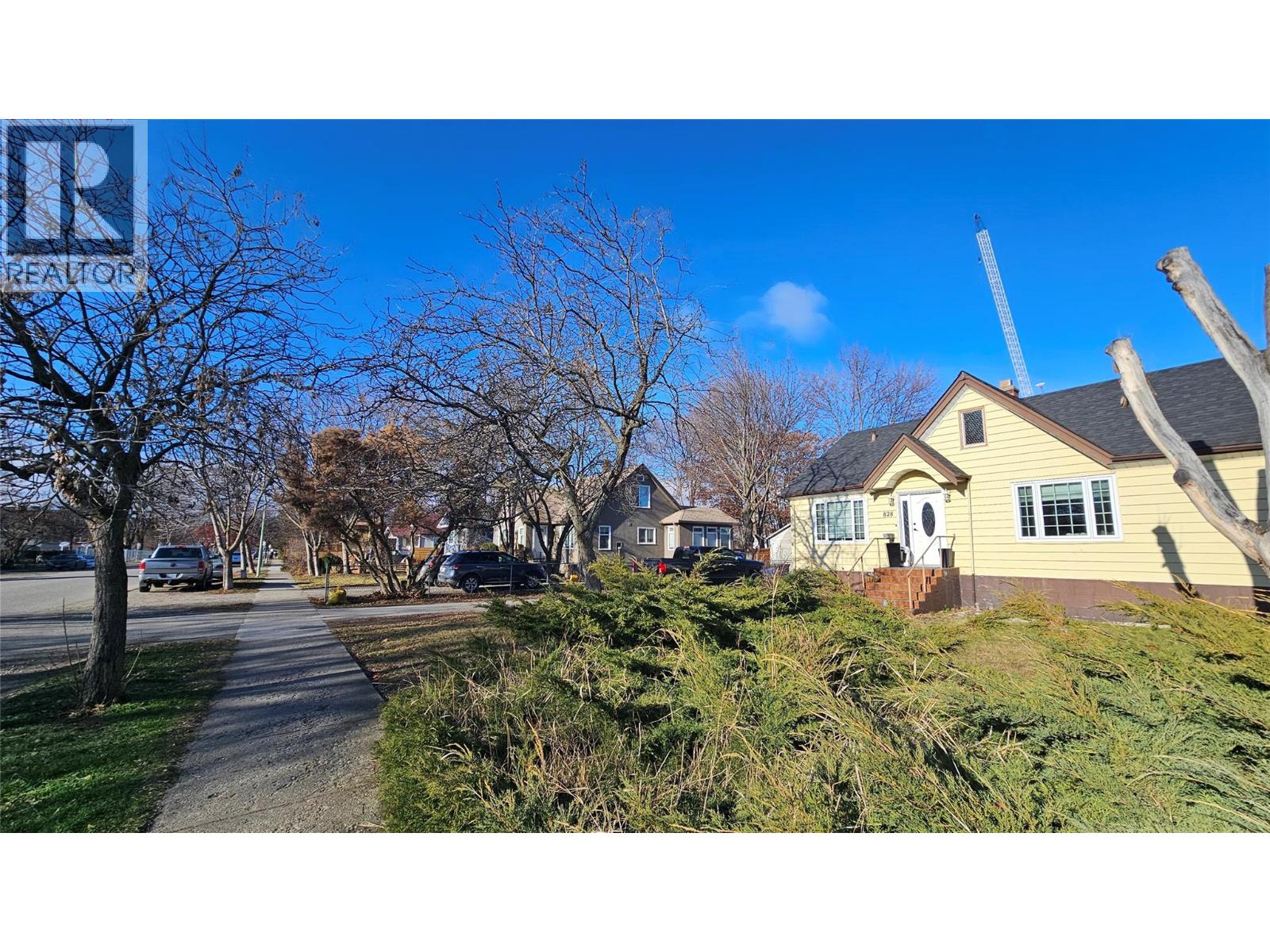  828 Dehart Avenue, Kelowna