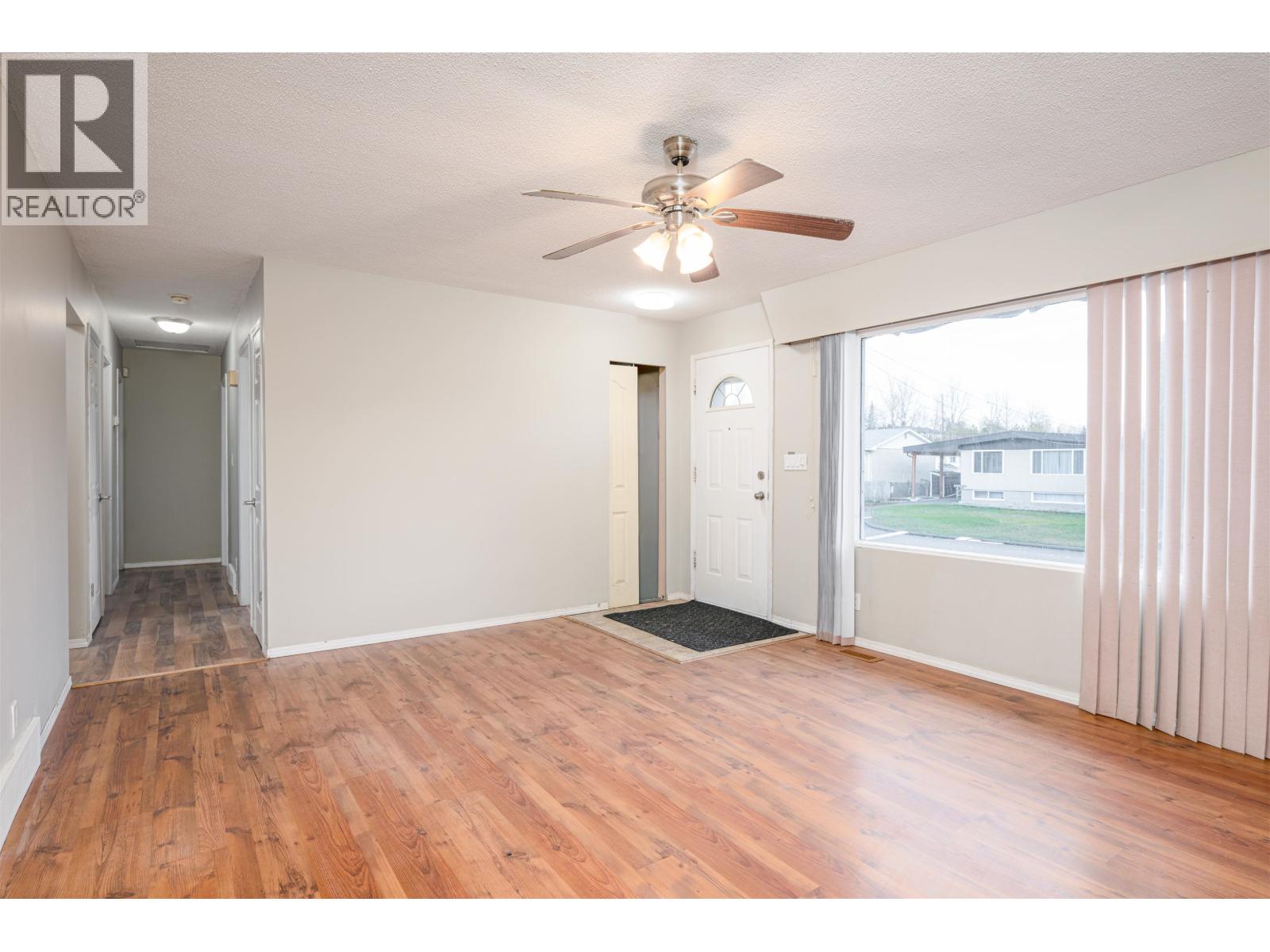 2133 OAK STREET - 4