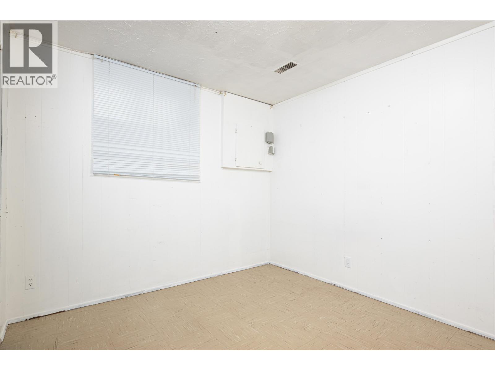 2133 OAK STREET - 13