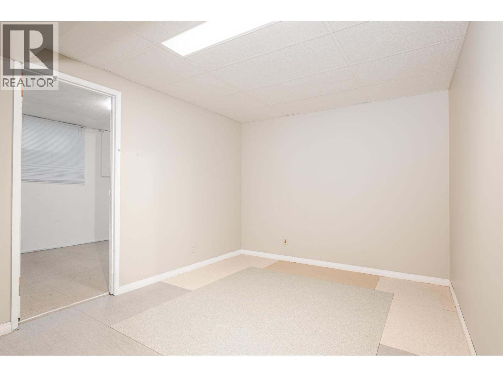 2133 OAK STREET - 16