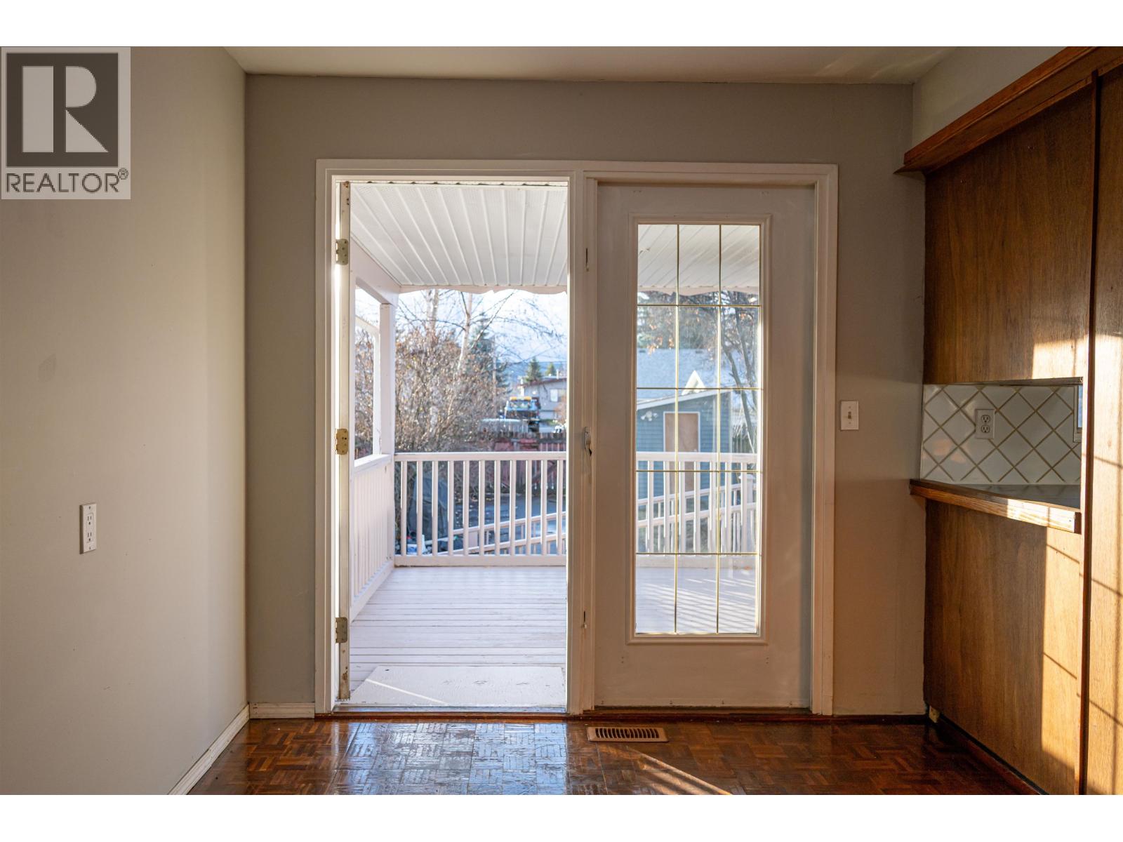 2133 OAK STREET - 26