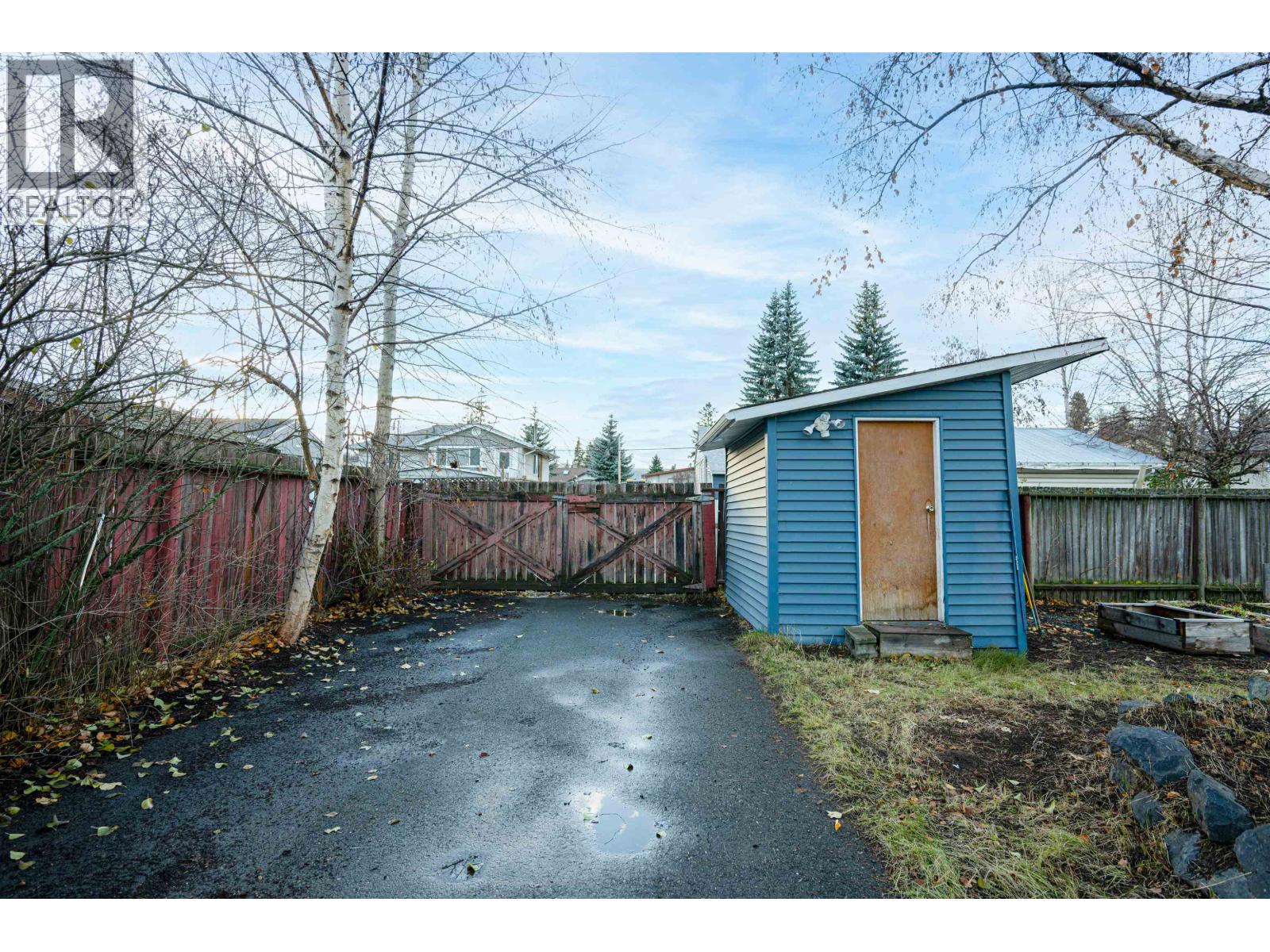 2133 OAK STREET - 25