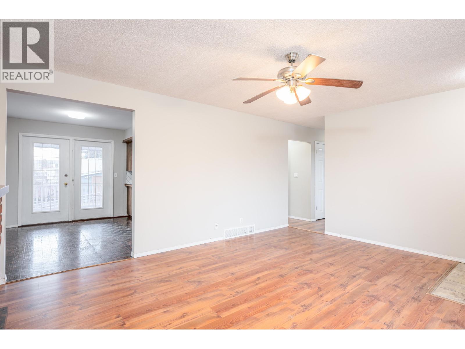 2133 OAK STREET - 5
