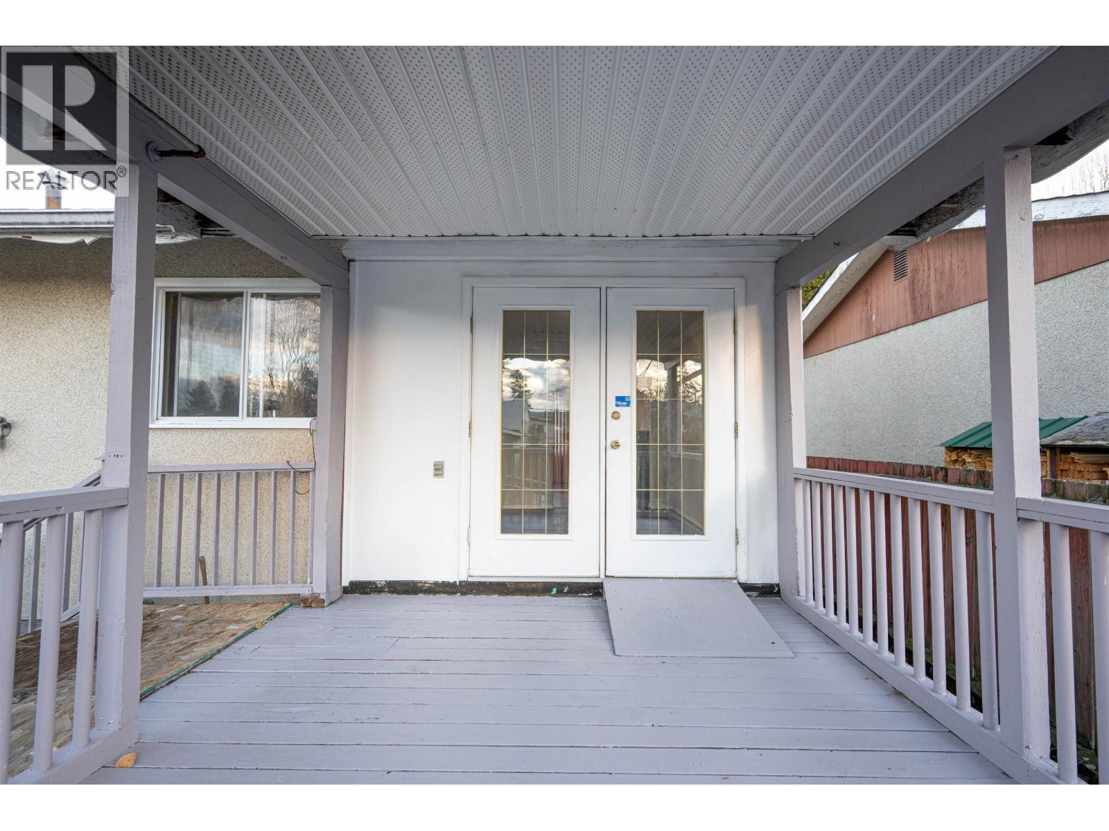 2133 OAK STREET - 21
