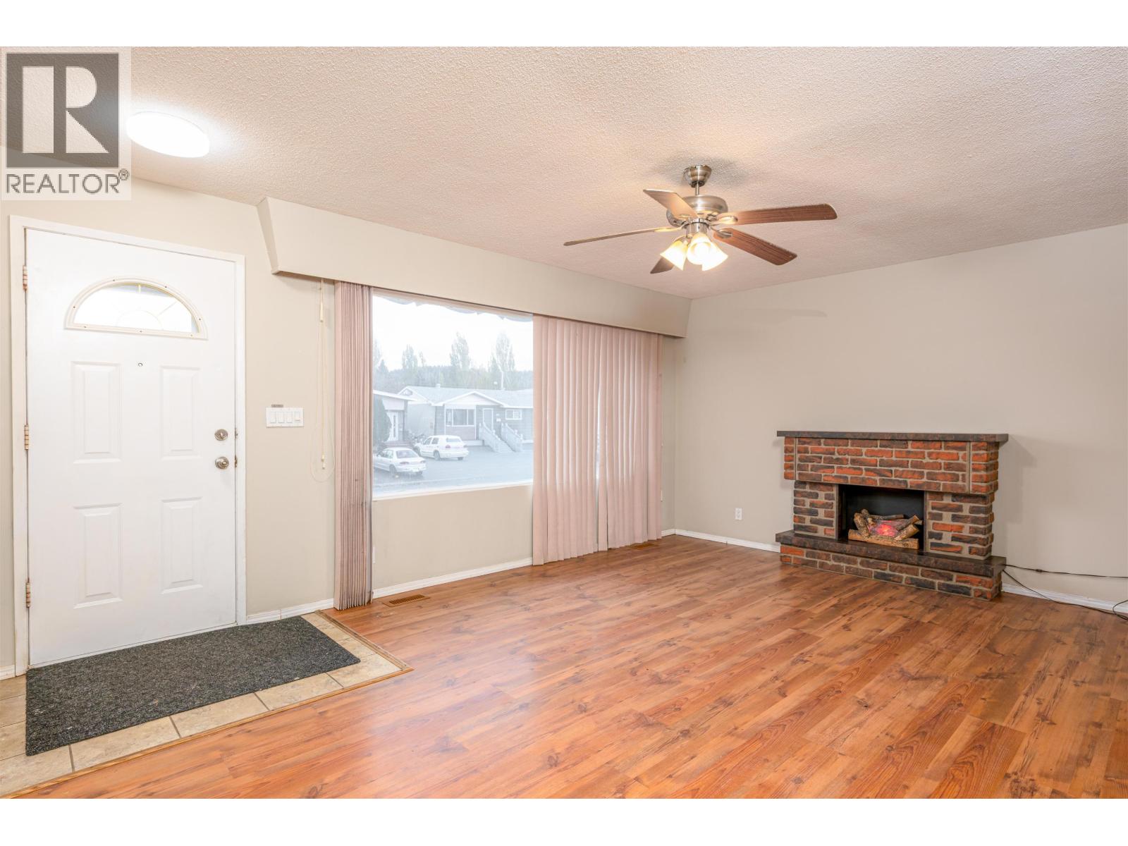 2133 OAK STREET - 3