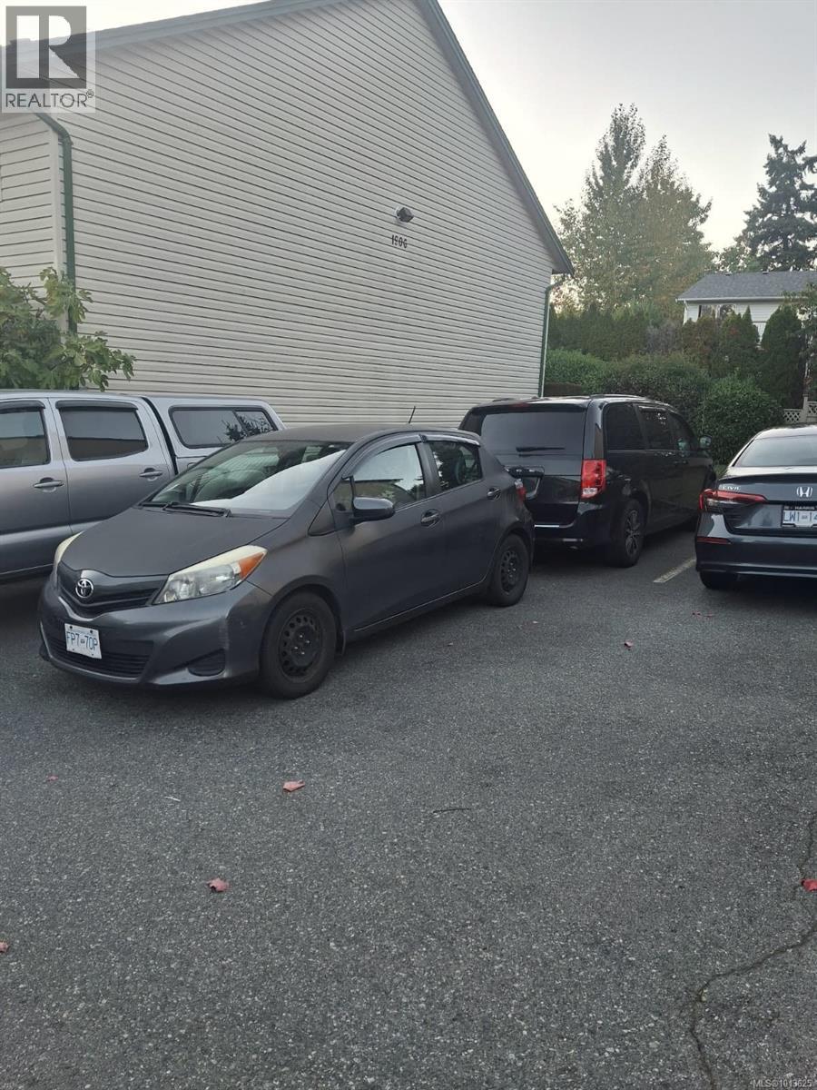 10 1906 Bowen Rd, Nanaimo