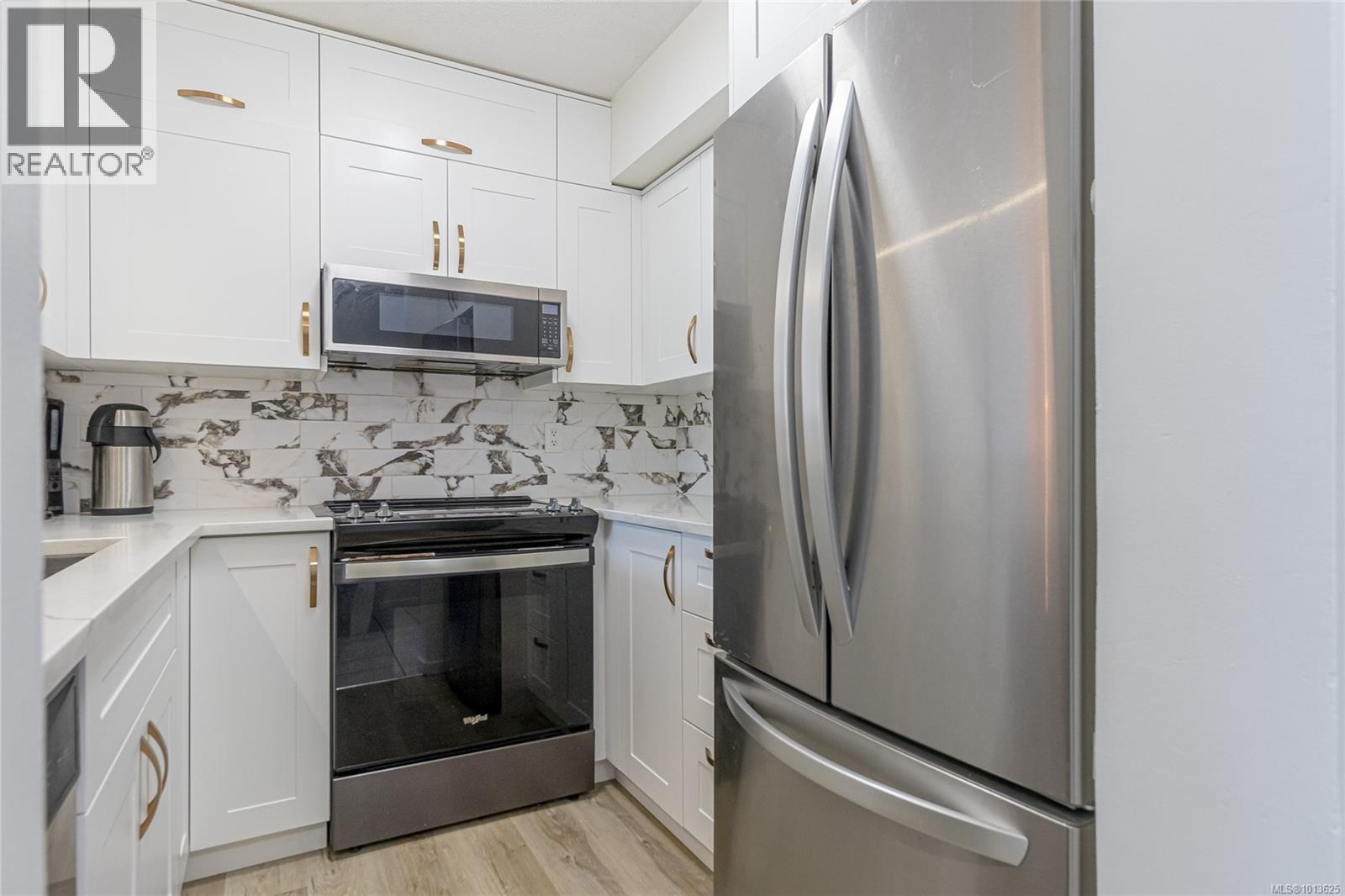 10 1906 Bowen Rd, Nanaimo