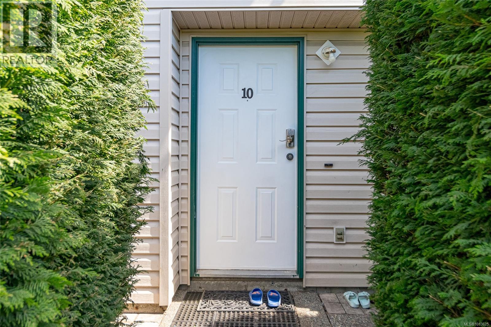 10 1906 Bowen Rd, Nanaimo