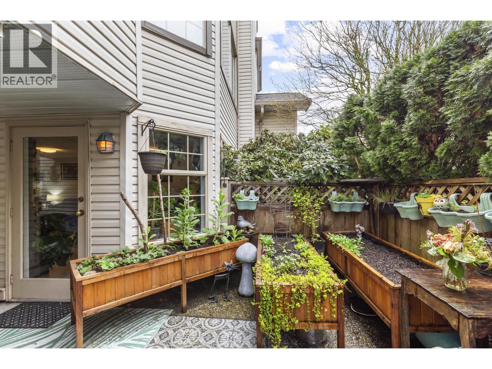 106 1955 SUFFOLK AVENUE, Port Coquitlam