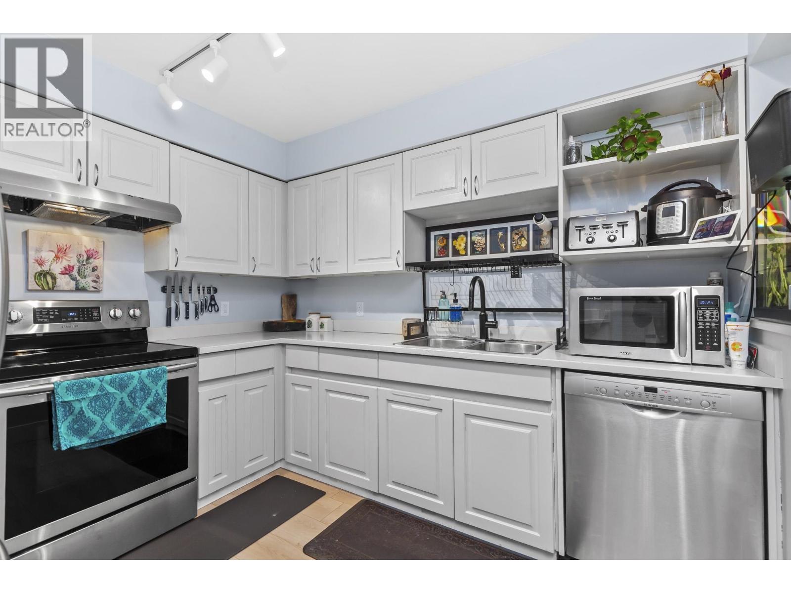 106 1955 SUFFOLK AVENUE, Port Coquitlam