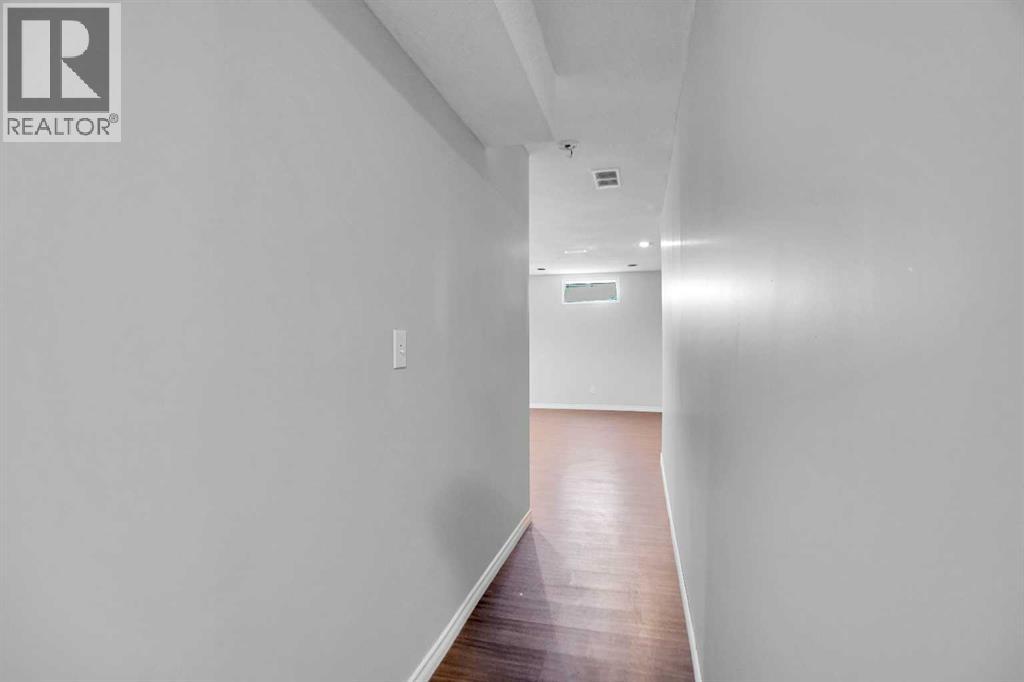 Single Family House for Sale in  Taracove Place NE Taradale Calgary 