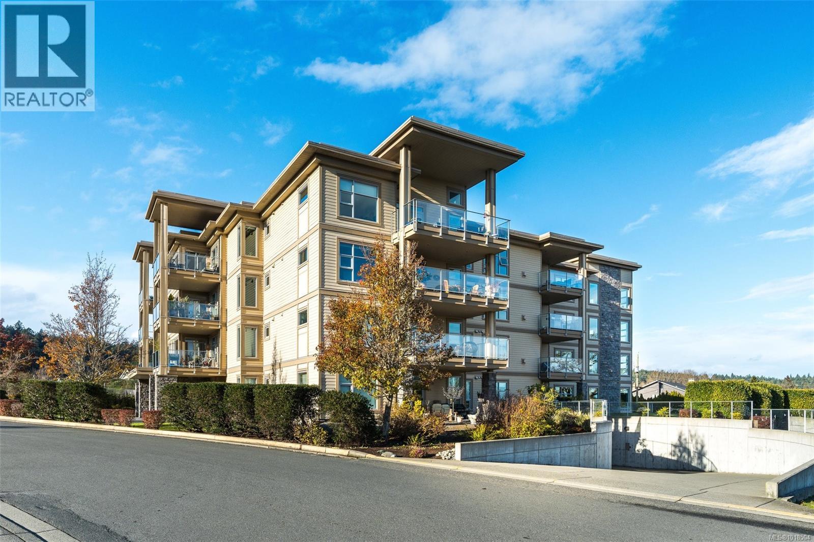 #403 3223 SELLECK WAY - 36