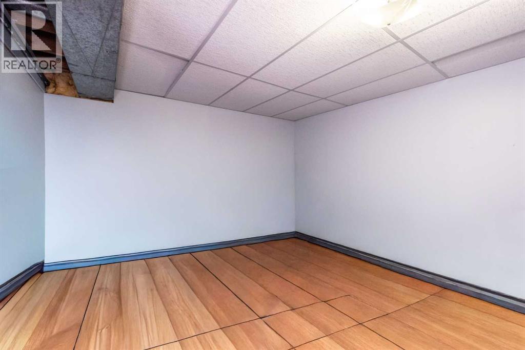 Single Family House 4 Level for Sale in  Whitefield Drive NE Whitehorn Calgary 