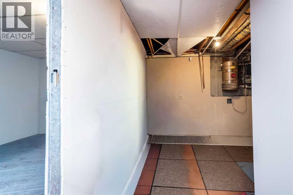 Single Family House 4 Level for Sale in  Whitefield Drive NE Whitehorn Calgary 