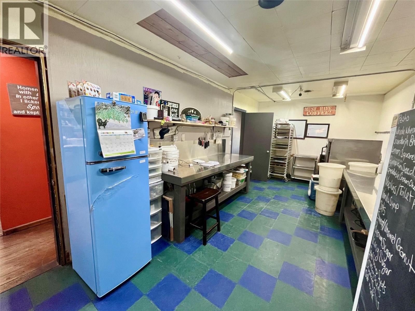 Retail in Nakusp - Image 21
